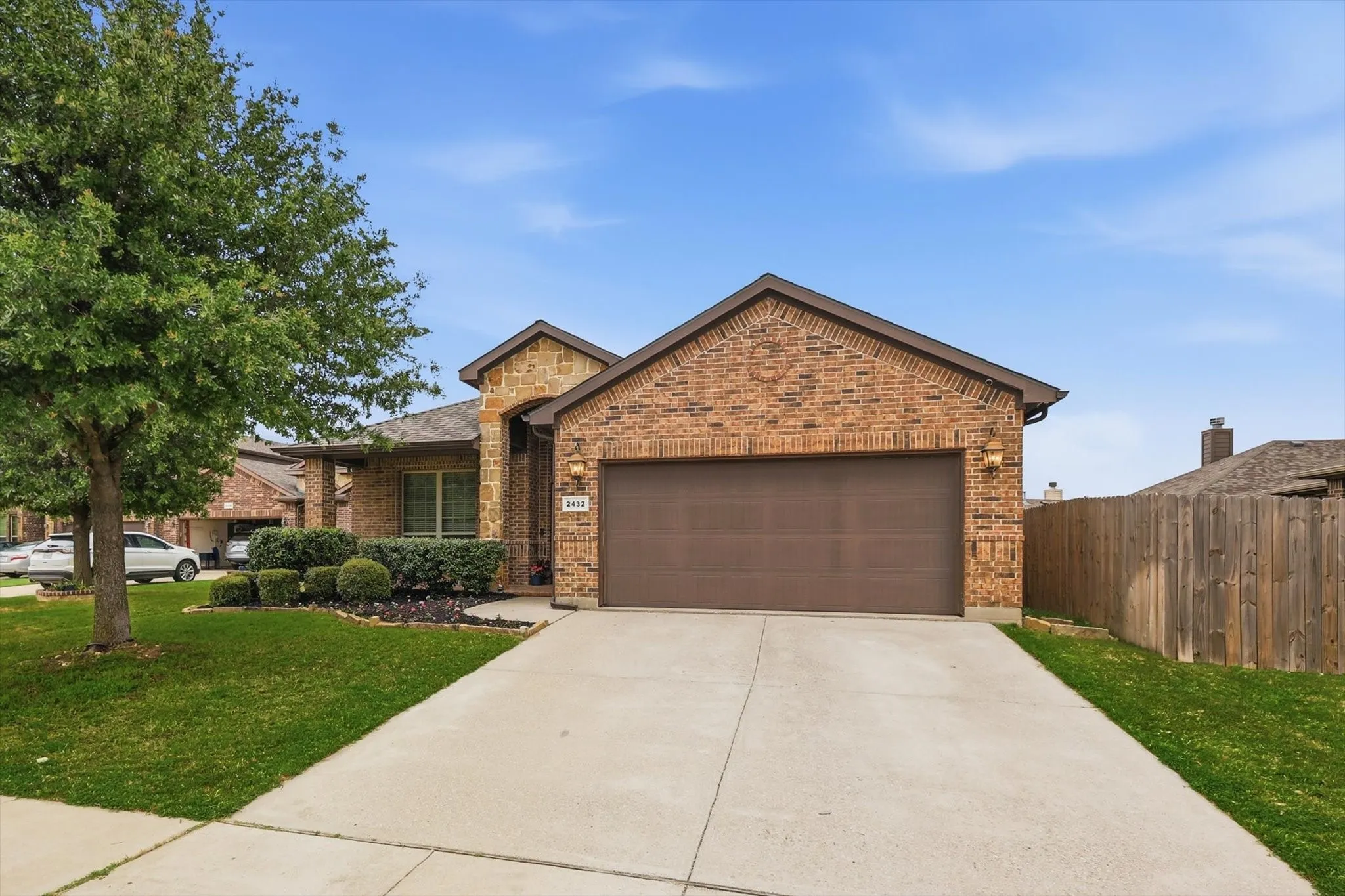Single Family Residence For Sale in Tarrant County , 2432 Half Moon Bay Lane, Fort Worth, Texas 76177, 3 Bedroom, 2 Bathroom, 2 Garage spaces, 2,186 Sqft, built in 2013, Preowned, mls#21238180, Real Estate Agent in Fort Worth, Homes For Sale in Tarrant county, Homes For Sale in Fort Worth, Realtor in Fort Worth Texas, Real Estate Brokerage Independent Realty Texas, Luminita Cordes Realtor