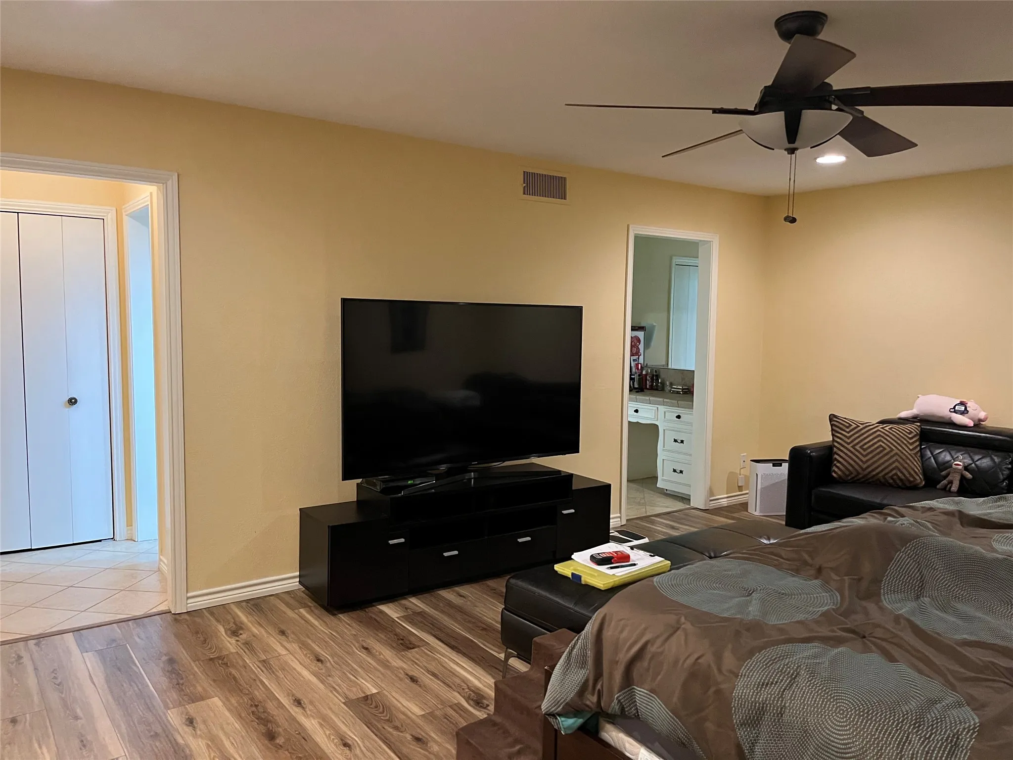 Single Family Residence For Sale in Hunt County , 2801 Rix Street, Commerce, Texas 75428, 4 Bedroom, 3 Bathroom, Garage spaces, 3,081 Sqft, built in 1983, Preowned, mls#21240687, Real Estate Agent in Commerce, Homes For Sale in Hunt county, Homes For Sale in Commerce, Realtor in Commerce Texas, Real Estate Brokerage Independent Realty Texas, Luminita Cordes Realtor