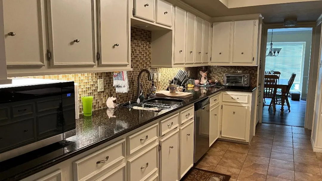 Single Family Residence For Sale in Hunt County , 2801 Rix Street, Commerce, Texas 75428, 4 Bedroom, 3 Bathroom, Garage spaces, 3,081 Sqft, built in 1983, Preowned, mls#21240687, Real Estate Agent in Commerce, Homes For Sale in Hunt county, Homes For Sale in Commerce, Realtor in Commerce Texas, Real Estate Brokerage Independent Realty Texas, Luminita Cordes Realtor