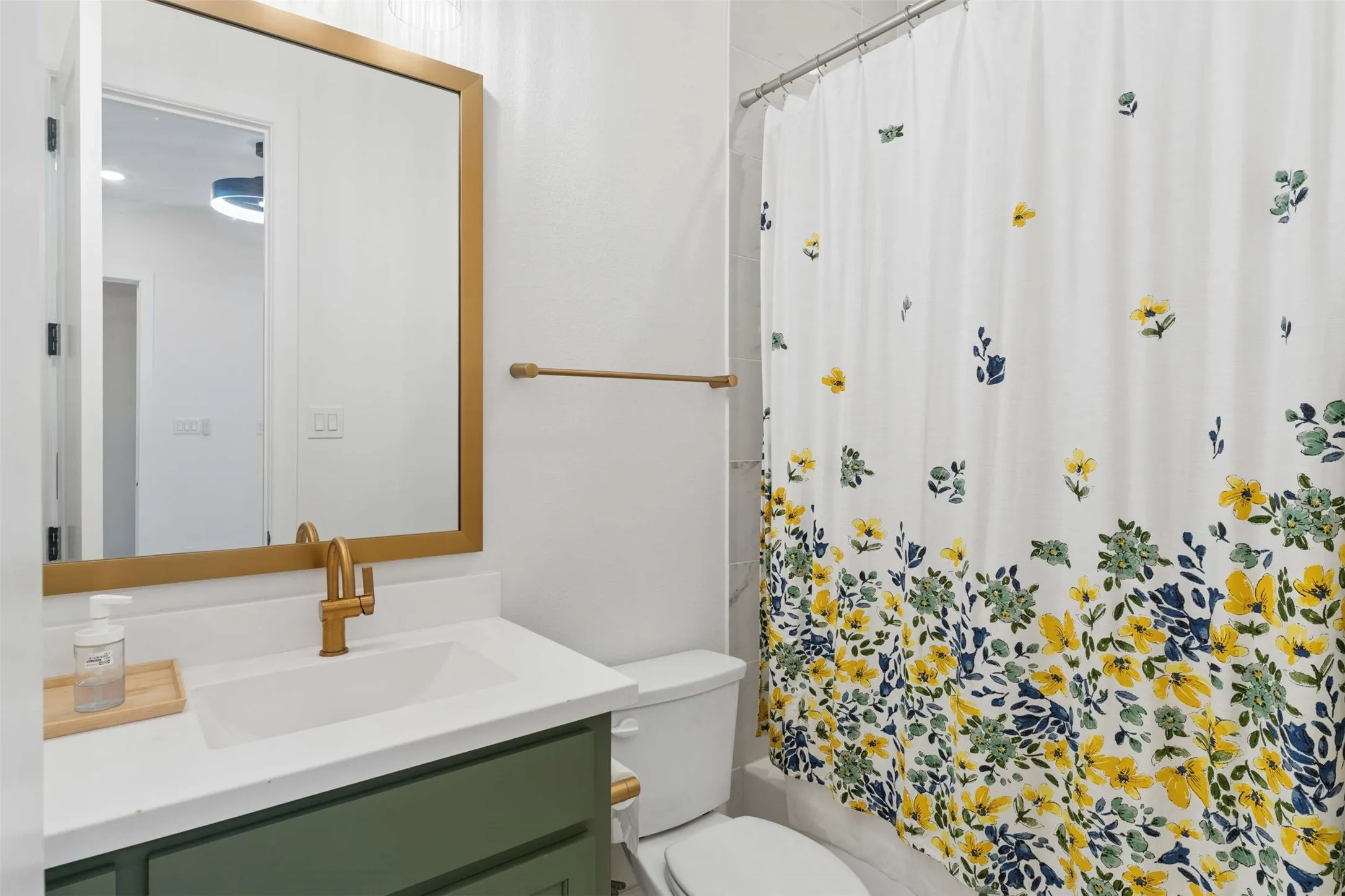 Single Family Residence For Sale in Rockwall County , 1939 Apple Tree Drive, Rockwall, Texas 75087, 4 Bedrooms, 5 Bathrooms, 3 Garage spaces, 3,033 Sqft, built in 2024, Price $700,000, mls#21239437, Real Estate Agent in Rockwall, Homes For Sale in Rockwall county, Homes For Sale in Rockwall, Realtor in Rockwall Texas, Real Estate Brokerage Independent Realty Texas, Luminita Cordes Realtor