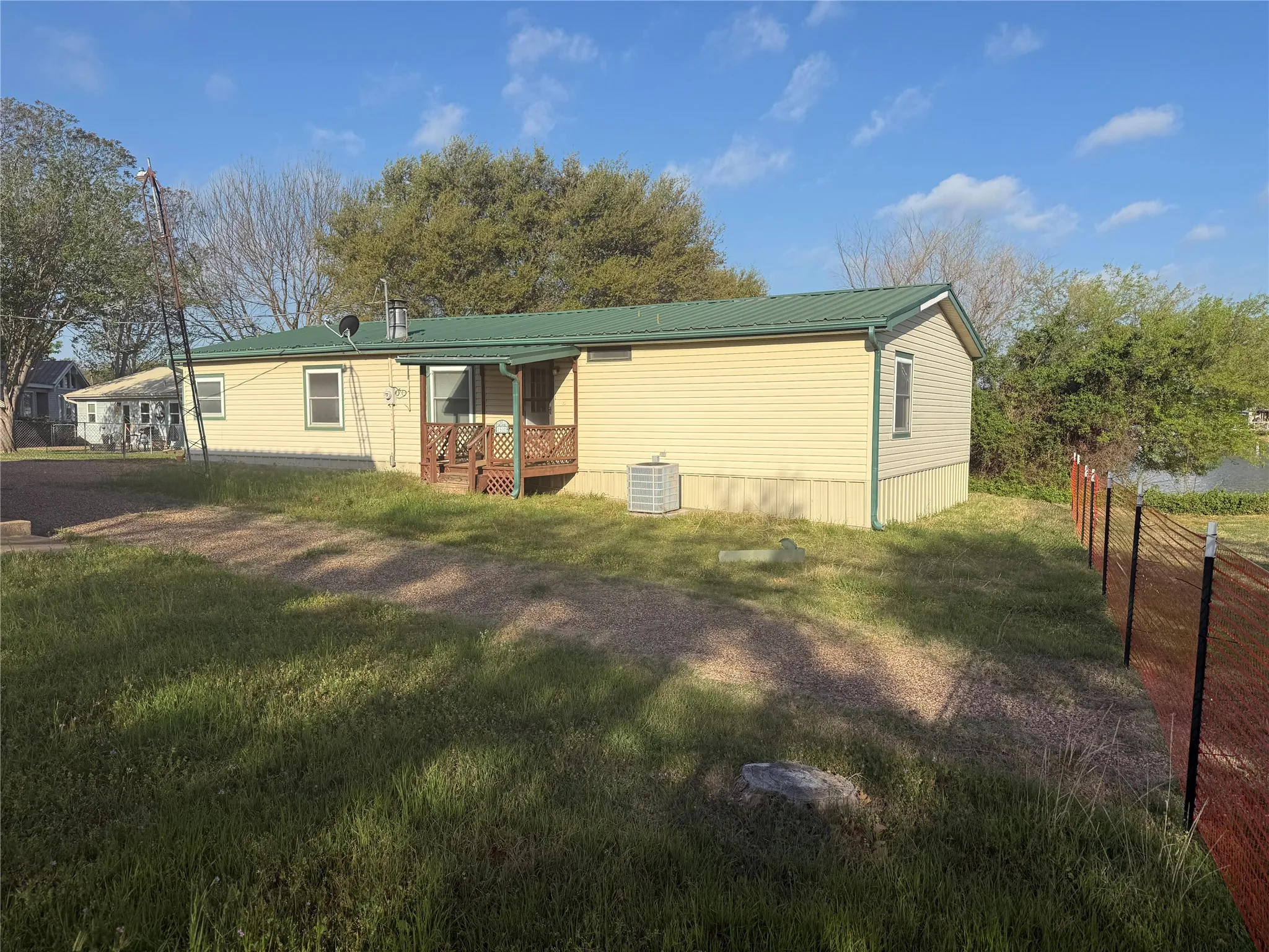 Manufactured Home For Sale in Palo Pinto County , 1501 Mcadams Road, Graford, Texas 76449, 5 Bedroom, 3 Bathroom, 2 Garage spaces, 3,941 Sqft, built in 1988, mls#21242847, Real Estate Agent in Graford, Homes For Sale in Palo Pinto county, Homes For Sale in Graford, Realtor in Graford Texas, Real Estate Brokerage Independent Realty Texas, Luminita Cordes Realtor