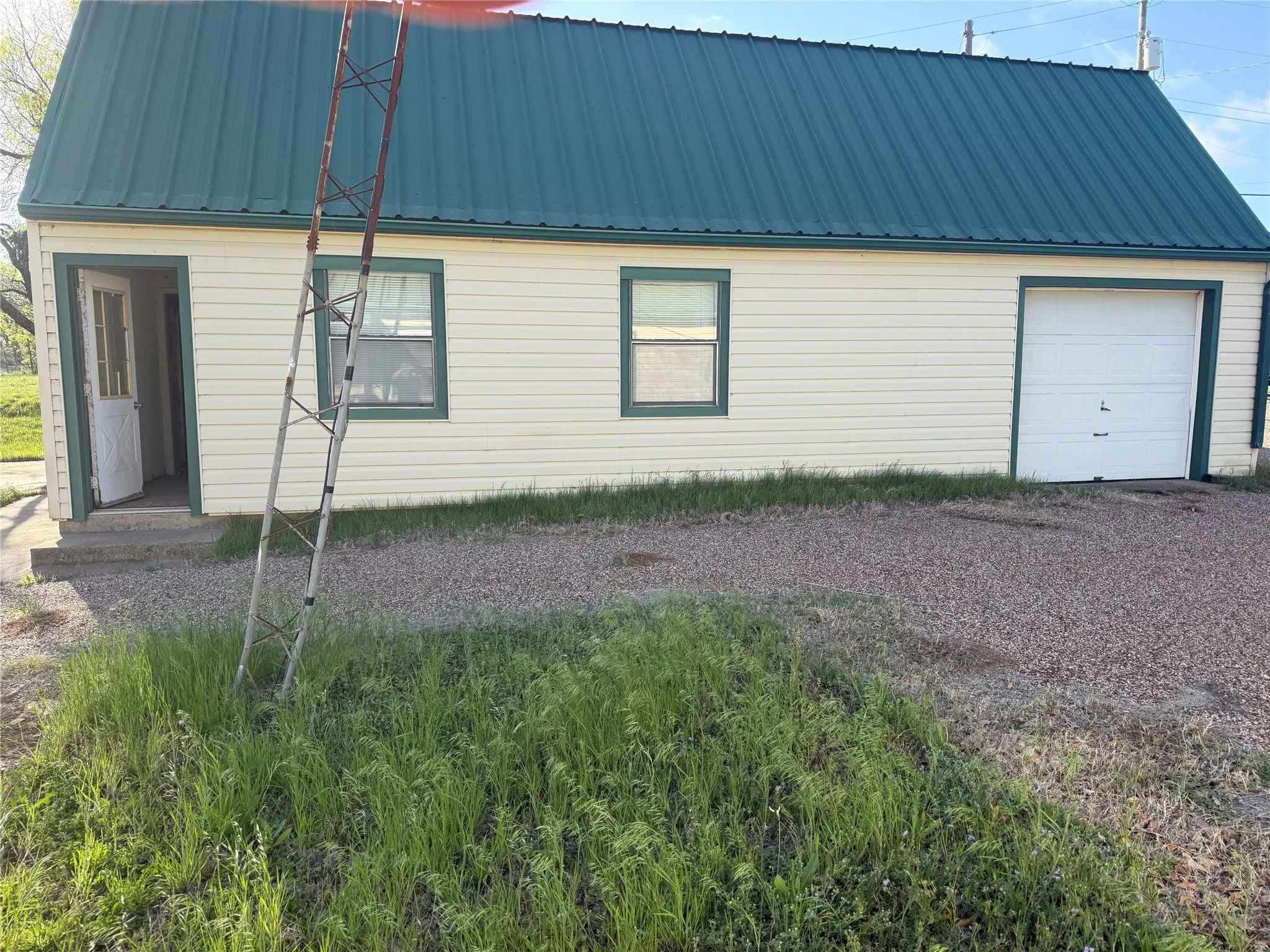 Manufactured Home For Sale in Palo Pinto County , 1501 Mcadams Road, Graford, Texas 76449, 5 Bedroom, 3 Bathroom, 2 Garage spaces, 3,941 Sqft, built in 1988, mls#21242847, Real Estate Agent in Graford, Homes For Sale in Palo Pinto county, Homes For Sale in Graford, Realtor in Graford Texas, Real Estate Brokerage Independent Realty Texas, Luminita Cordes Realtor