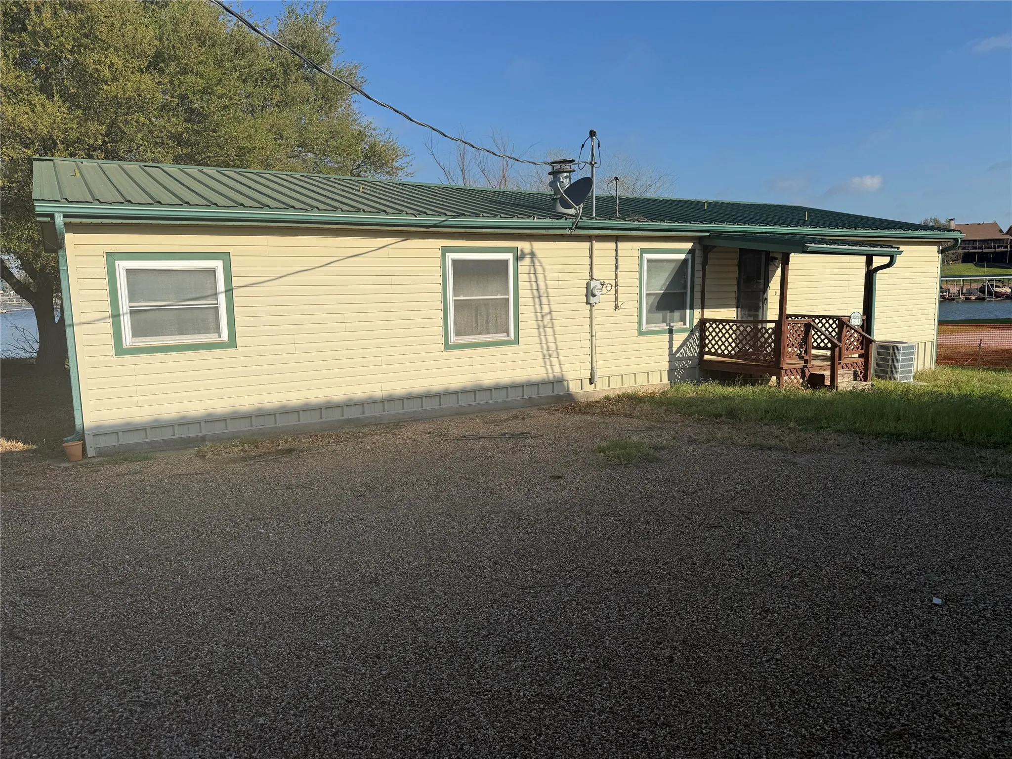 Manufactured Home For Sale in Palo Pinto County , 1501 Mcadams Road, Graford, Texas 76449, 5 Bedroom, 3 Bathroom, 2 Garage spaces, 3,941 Sqft, built in 1988, mls#21242847, Real Estate Agent in Graford, Homes For Sale in Palo Pinto county, Homes For Sale in Graford, Realtor in Graford Texas, Real Estate Brokerage Independent Realty Texas, Luminita Cordes Realtor