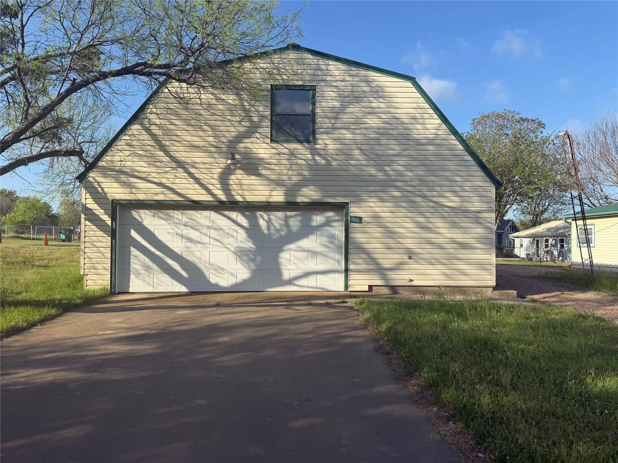 Manufactured Home For Sale in Palo Pinto County , 1501 Mcadams Road, Graford, Texas 76449, 5 Bedroom, 3 Bathroom, 2 Garage spaces, 3,941 Sqft, built in 1988, mls#21242847, Real Estate Agent in Graford, Homes For Sale in Palo Pinto county, Homes For Sale in Graford, Realtor in Graford Texas, Real Estate Brokerage Independent Realty Texas, Luminita Cordes Realtor