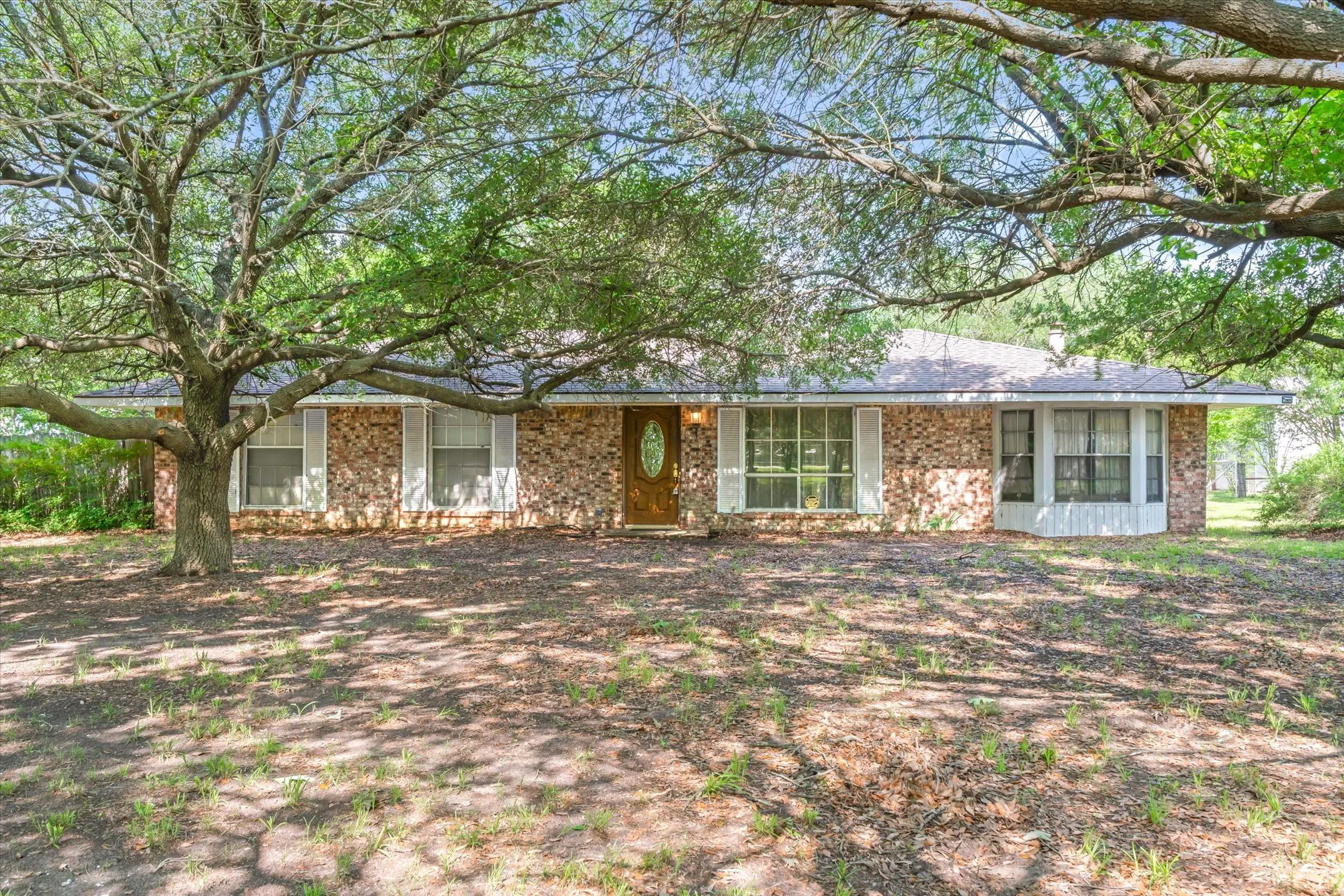 Farm For Sale in Kaufman County , 10761 County Road 348, Wills Point, Texas 75169, 3 Bedroom, 2 Bathroom, Garage spaces, 1,508 Sqft, built in 1970, mls#21238637, Real Estate Agent in Wills Point, Homes For Sale in Kaufman county, Homes For Sale in Wills Point, Realtor in Wills Point Texas, Real Estate Brokerage Independent Realty Texas, Luminita Cordes Realtor