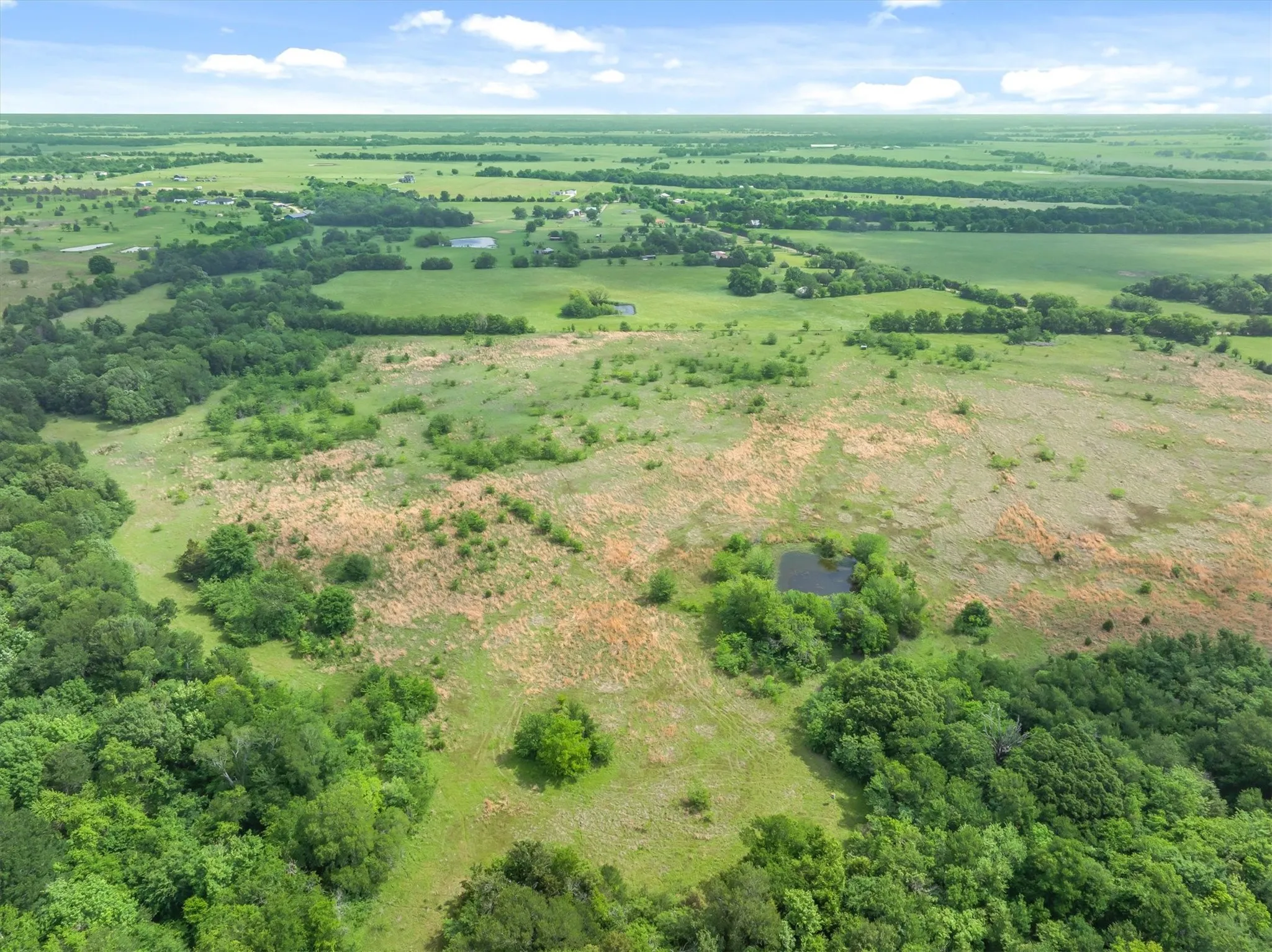 Farm For Sale in Kaufman County , 10761 County Road 348, Wills Point, Texas 75169, 3 Bedroom, 2 Bathroom, Garage spaces, 1,508 Sqft, built in 1970, mls#21238637, Real Estate Agent in Wills Point, Homes For Sale in Kaufman county, Homes For Sale in Wills Point, Realtor in Wills Point Texas, Real Estate Brokerage Independent Realty Texas, Luminita Cordes Realtor