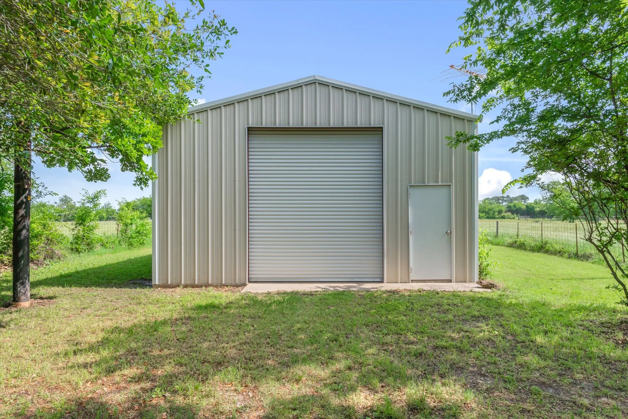 Farm For Sale in Kaufman County , 10761 County Road 348, Wills Point, Texas 75169, 3 Bedroom, 2 Bathroom, Garage spaces, 1,508 Sqft, built in 1970, mls#21238637, Real Estate Agent in Wills Point, Homes For Sale in Kaufman county, Homes For Sale in Wills Point, Realtor in Wills Point Texas, Real Estate Brokerage Independent Realty Texas, Luminita Cordes Realtor