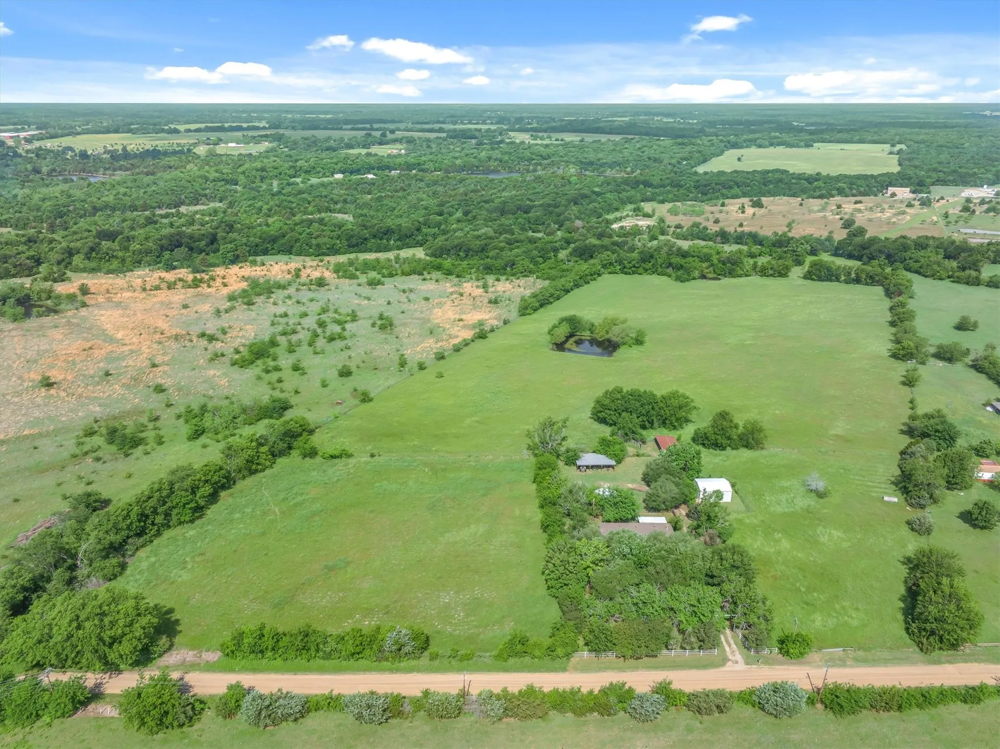 Farm For Sale in Kaufman County , 10761 County Road 348, Wills Point, Texas 75169, 3 Bedroom, 2 Bathroom, Garage spaces, 1,508 Sqft, built in 1970, mls#21238637, Real Estate Agent in Wills Point, Homes For Sale in Kaufman county, Homes For Sale in Wills Point, Realtor in Wills Point Texas, Real Estate Brokerage Independent Realty Texas, Luminita Cordes Realtor