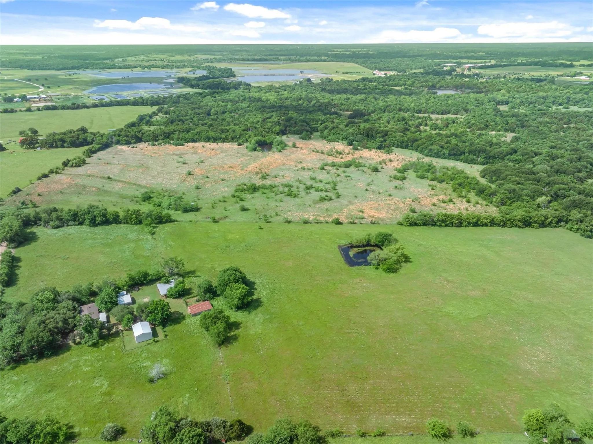 Farm For Sale in Kaufman County , 10761 County Road 348, Wills Point, Texas 75169, 3 Bedroom, 2 Bathroom, Garage spaces, 1,508 Sqft, built in 1970, mls#21238637, Real Estate Agent in Wills Point, Homes For Sale in Kaufman county, Homes For Sale in Wills Point, Realtor in Wills Point Texas, Real Estate Brokerage Independent Realty Texas, Luminita Cordes Realtor