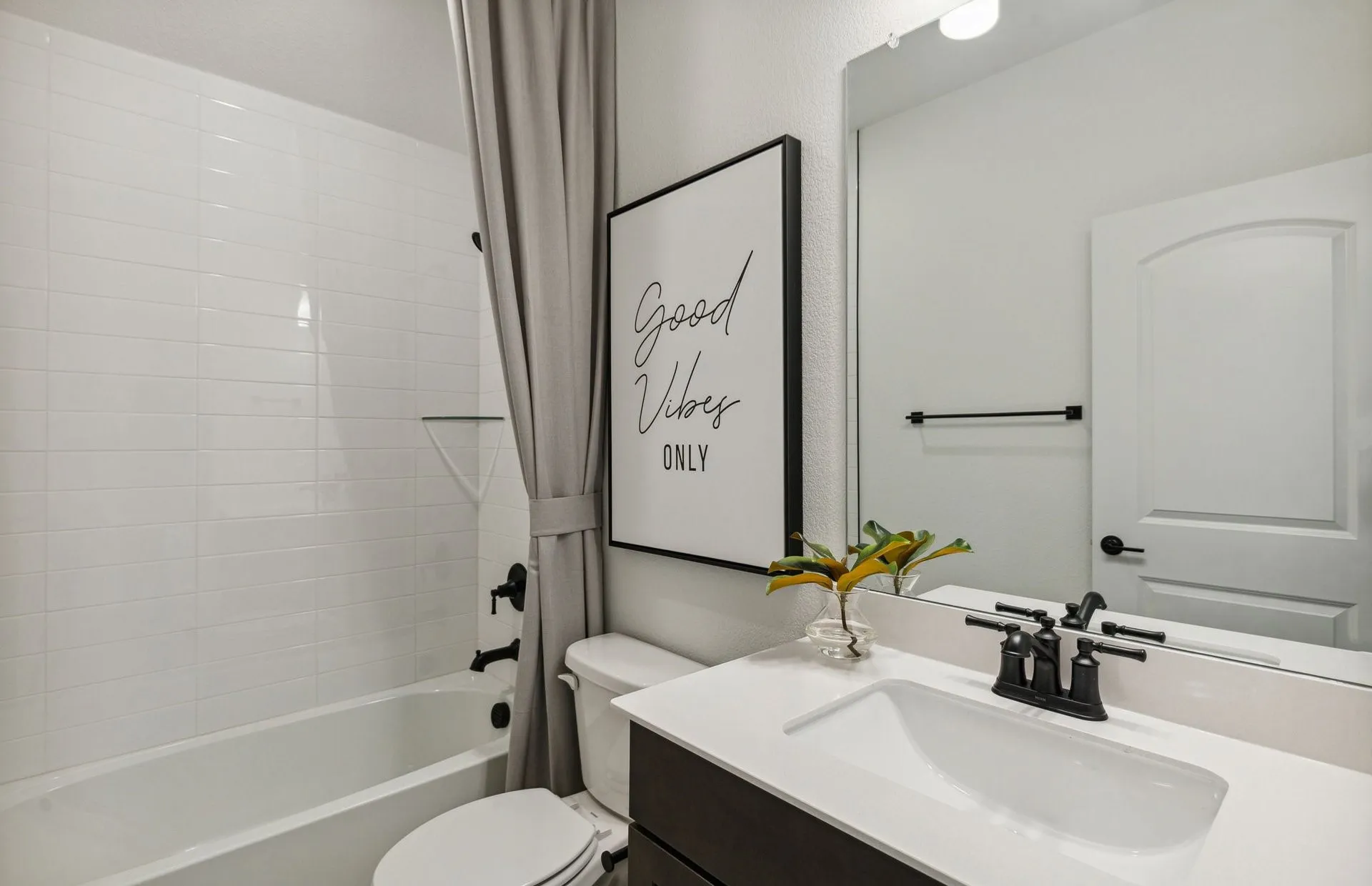 *Model Representation - Spacious secondary bathroom