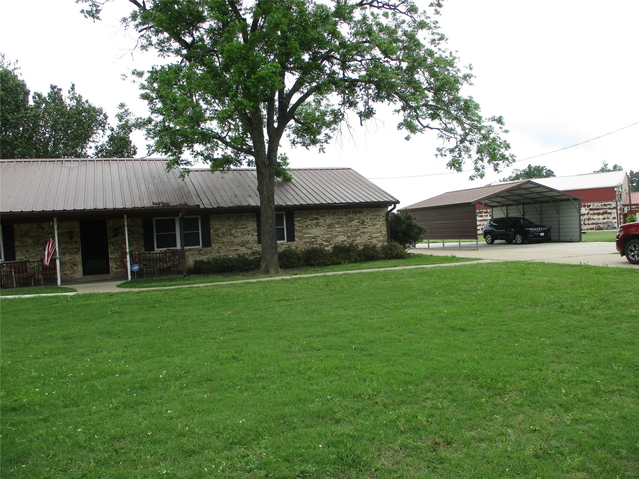 Farm For Sale in Rains County , 550 RS COUNTY ROAD 3425, Emory, Texas 75440, 3 Bedroom, 2 Bathroom, 2 Garage spaces, 1,854 Sqft, built in 1971, Preowned, mls#21242871, Real Estate Agent in Emory, Homes For Sale in Rains county, Homes For Sale in Emory, Realtor in Emory Texas, Real Estate Brokerage Independent Realty Texas, Luminita Cordes Realtor