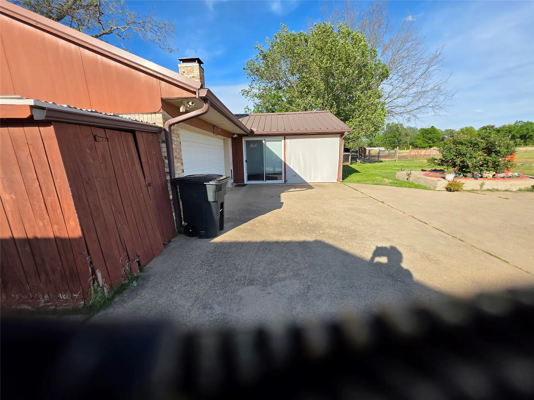 Farm For Sale in Rains County , 550 RS COUNTY ROAD 3425, Emory, Texas 75440, 3 Bedroom, 2 Bathroom, 2 Garage spaces, 1,854 Sqft, built in 1971, Preowned, mls#21242871, Real Estate Agent in Emory, Homes For Sale in Rains county, Homes For Sale in Emory, Realtor in Emory Texas, Real Estate Brokerage Independent Realty Texas, Luminita Cordes Realtor