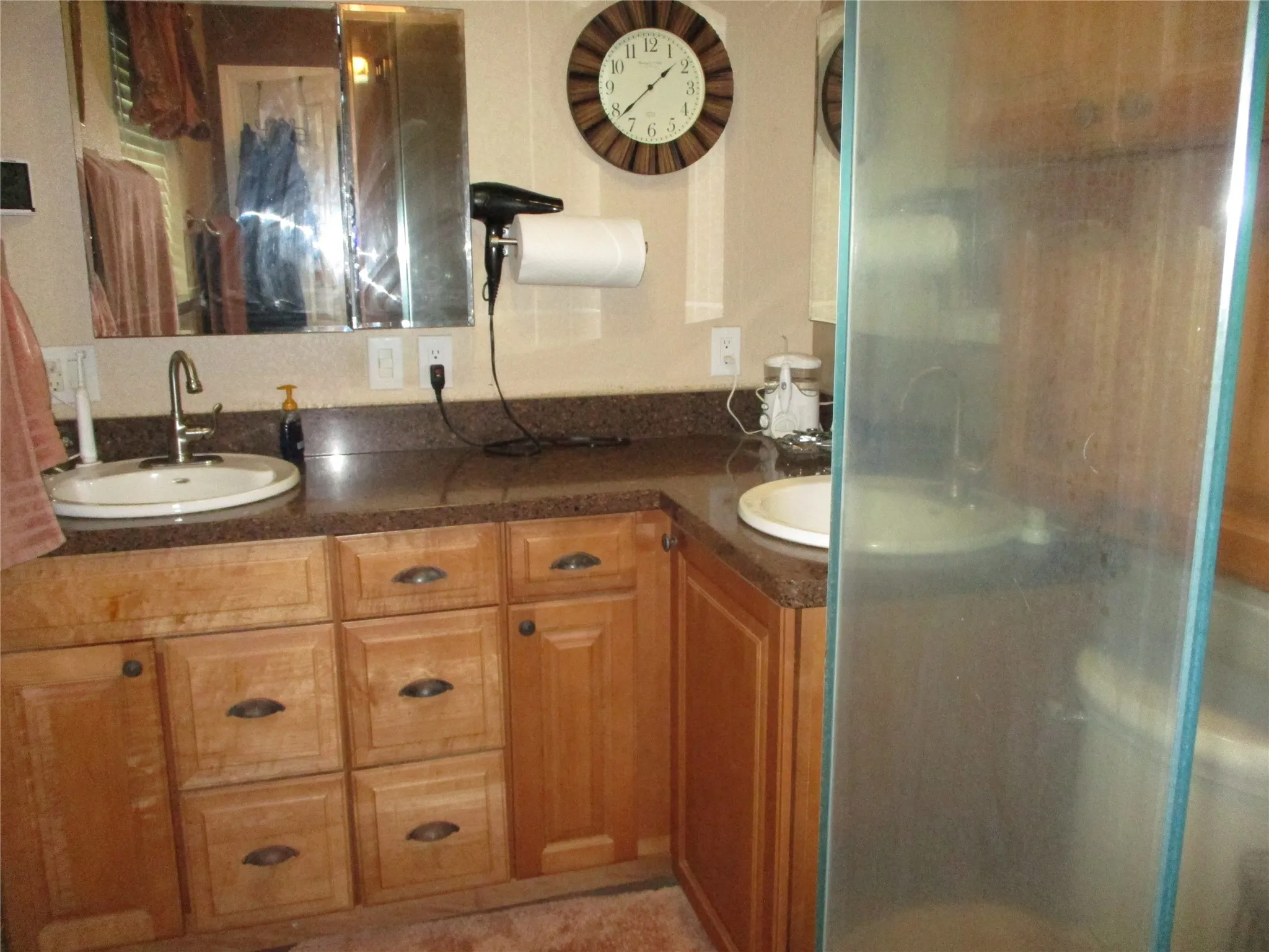 Farm For Sale in Rains County , 550 RS COUNTY ROAD 3425, Emory, Texas 75440, 3 Bedroom, 2 Bathroom, 2 Garage spaces, 1,854 Sqft, built in 1971, Preowned, mls#21242871, Real Estate Agent in Emory, Homes For Sale in Rains county, Homes For Sale in Emory, Realtor in Emory Texas, Real Estate Brokerage Independent Realty Texas, Luminita Cordes Realtor