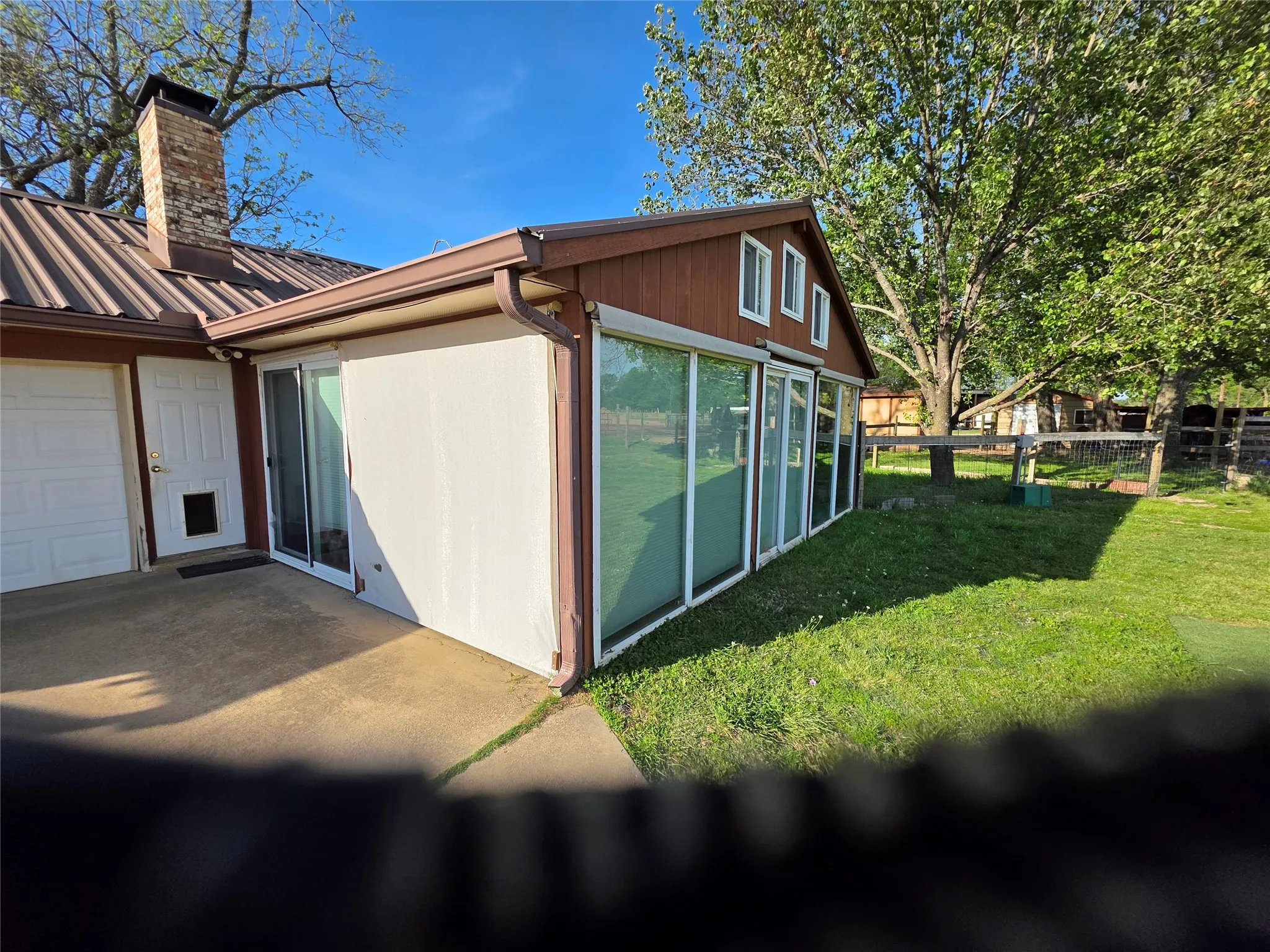 Farm For Sale in Rains County , 550 RS COUNTY ROAD 3425, Emory, Texas 75440, 3 Bedroom, 2 Bathroom, 2 Garage spaces, 1,854 Sqft, built in 1971, Preowned, mls#21242871, Real Estate Agent in Emory, Homes For Sale in Rains county, Homes For Sale in Emory, Realtor in Emory Texas, Real Estate Brokerage Independent Realty Texas, Luminita Cordes Realtor