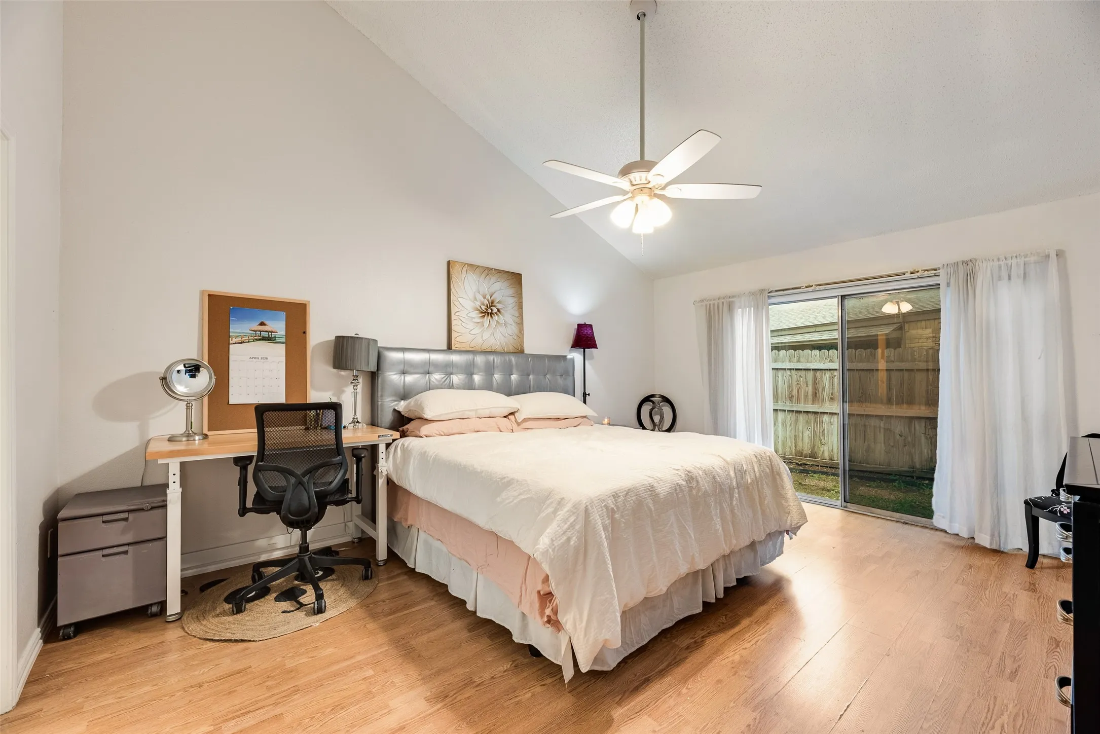 Single Family Residence For Sale in Dallas County , 1801 Woodview Court, Grand Prairie, Texas 75050, 3 Bedroom, 2 Bathroom, 2 Garage spaces, 1,586 Sqft, built in 1976, Preowned, mls#21237905, Real Estate Agent in Grand Prairie, Homes For Sale in Dallas county, Homes For Sale in Grand Prairie, Realtor in Grand Prairie Texas, Real Estate Brokerage Independent Realty Texas, Luminita Cordes Realtor