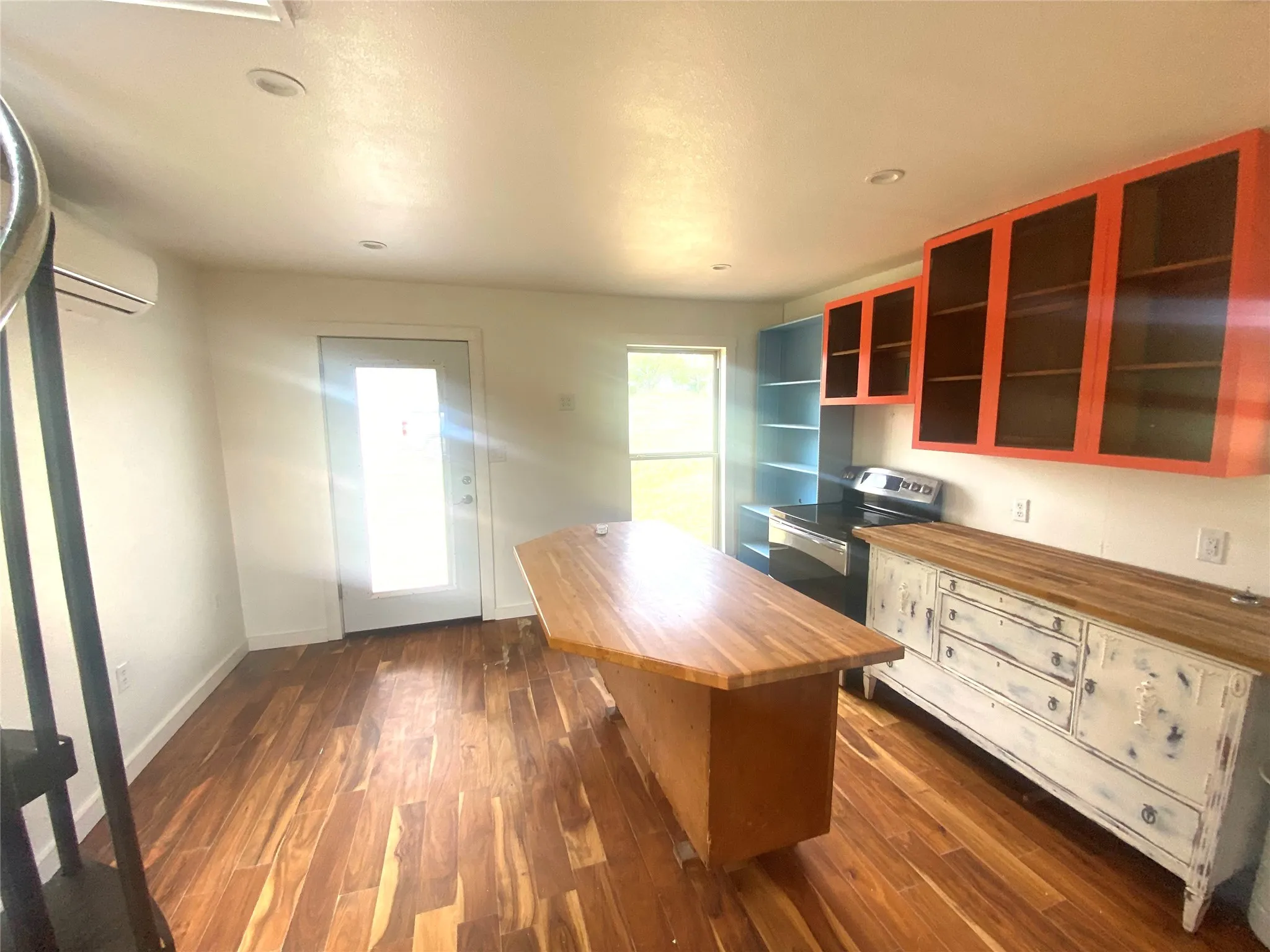 Single Family Residence For Sale in Callahan County , 9842 Fm 2228, Baird, Texas 79504, 1 Bedroom, 1 Bathroom, Garage spaces, 1,600 Sqft, built in 1930, Price $280,000, mls#21242881, Real Estate Agent in Baird, Homes For Sale in Callahan county, Homes For Sale in Baird, Realtor in Baird Texas, Real Estate Brokerage Independent Realty Texas, Luminita Cordes Realtor