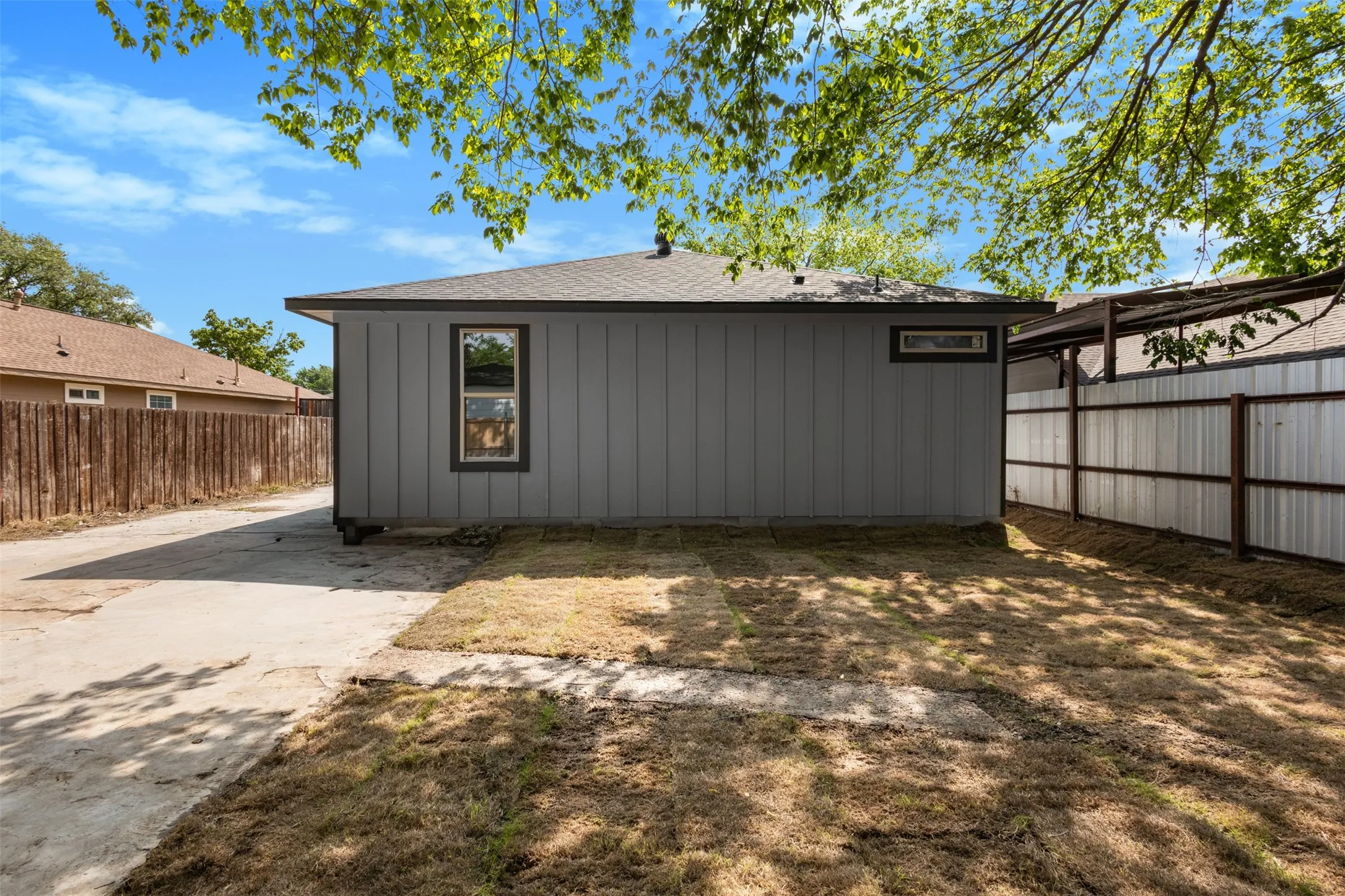 Single Family Residence For Sale in Dallas County , 715 Ezekial Avenue, Dallas, Texas 75217, 3 Bedroom, 2 Bathroom, Garage spaces, 1,470 Sqft, built in 1935, mls#21240422, Real Estate Agent in Dallas, Homes For Sale in Dallas county, Homes For Sale in Dallas, Realtor in Dallas Texas, Real Estate Brokerage Independent Realty Texas, Luminita Cordes Realtor