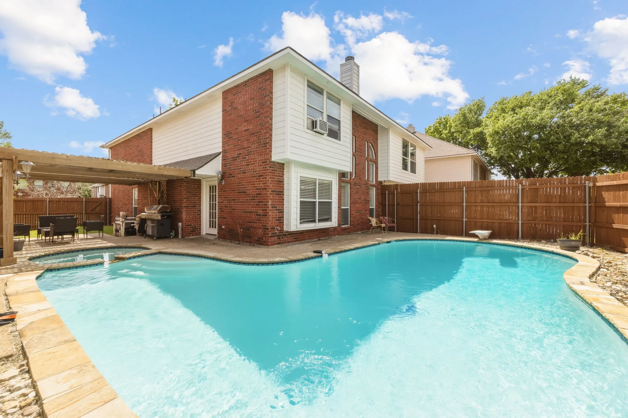 Single Family Residence For Sale in Collin County , 1817 Lake Whitney Lane, Allen, Texas 75002, 6 Bedroom, 4 Bathroom, 2 Garage spaces, 4,006 Sqft, built in 2000, Preowned, mls#21238039, Real Estate Agent in Allen, Homes For Sale in Collin county, Homes For Sale in Allen, Realtor in Allen Texas, Real Estate Brokerage Independent Realty Texas, Luminita Cordes Realtor