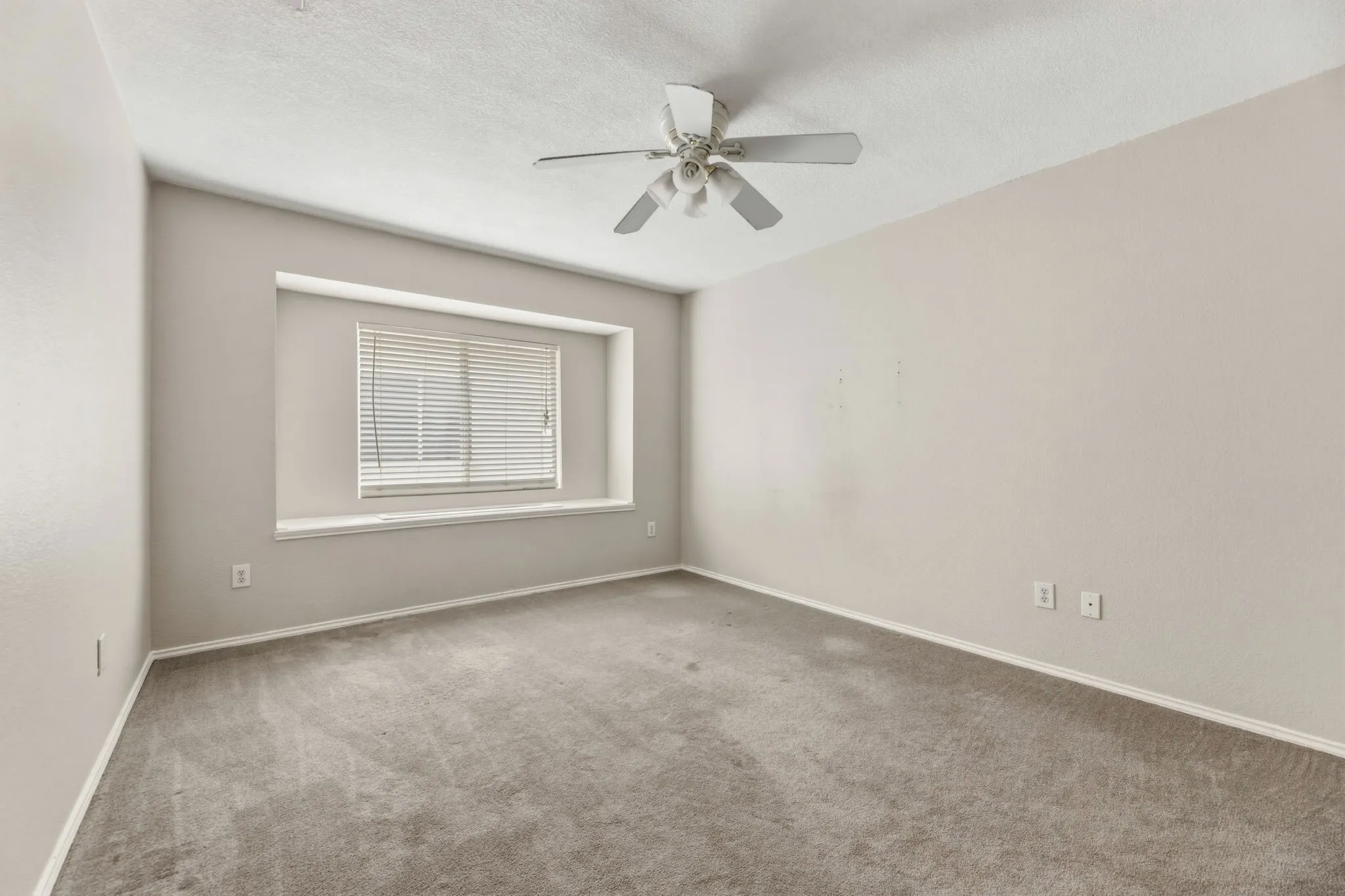 Single Family Residence For Sale in Collin County , 1817 Lake Whitney Lane, Allen, Texas 75002, 6 Bedroom, 4 Bathroom, 2 Garage spaces, 4,006 Sqft, built in 2000, Preowned, mls#21238039, Real Estate Agent in Allen, Homes For Sale in Collin county, Homes For Sale in Allen, Realtor in Allen Texas, Real Estate Brokerage Independent Realty Texas, Luminita Cordes Realtor