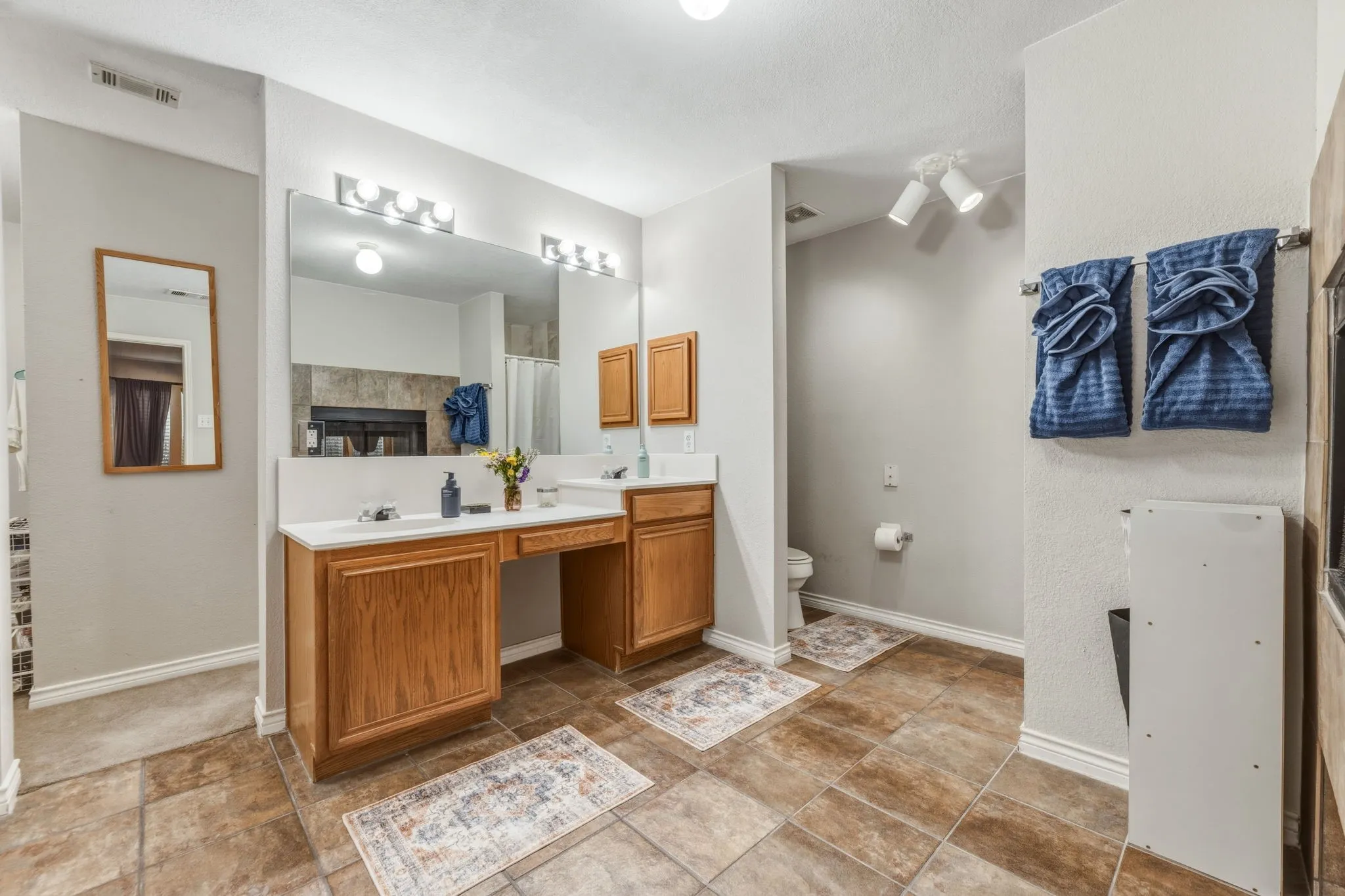 Single Family Residence For Sale in Collin County , 1817 Lake Whitney Lane, Allen, Texas 75002, 6 Bedroom, 4 Bathroom, 2 Garage spaces, 4,006 Sqft, built in 2000, Preowned, mls#21238039, Real Estate Agent in Allen, Homes For Sale in Collin county, Homes For Sale in Allen, Realtor in Allen Texas, Real Estate Brokerage Independent Realty Texas, Luminita Cordes Realtor