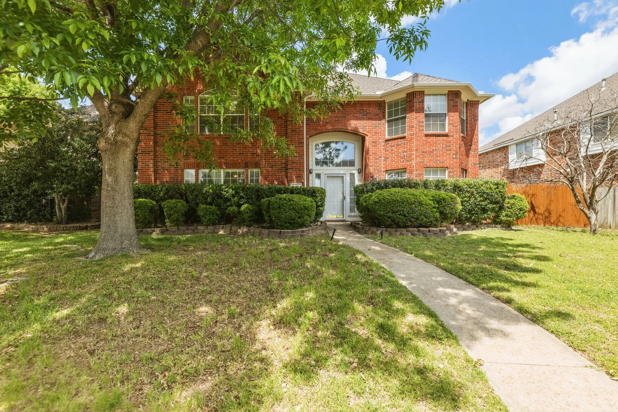 Single Family Residence For Sale in Collin County , 1817 Lake Whitney Lane, Allen, Texas 75002, 6 Bedroom, 4 Bathroom, 2 Garage spaces, 4,006 Sqft, built in 2000, Preowned, mls#21238039, Real Estate Agent in Allen, Homes For Sale in Collin county, Homes For Sale in Allen, Realtor in Allen Texas, Real Estate Brokerage Independent Realty Texas, Luminita Cordes Realtor