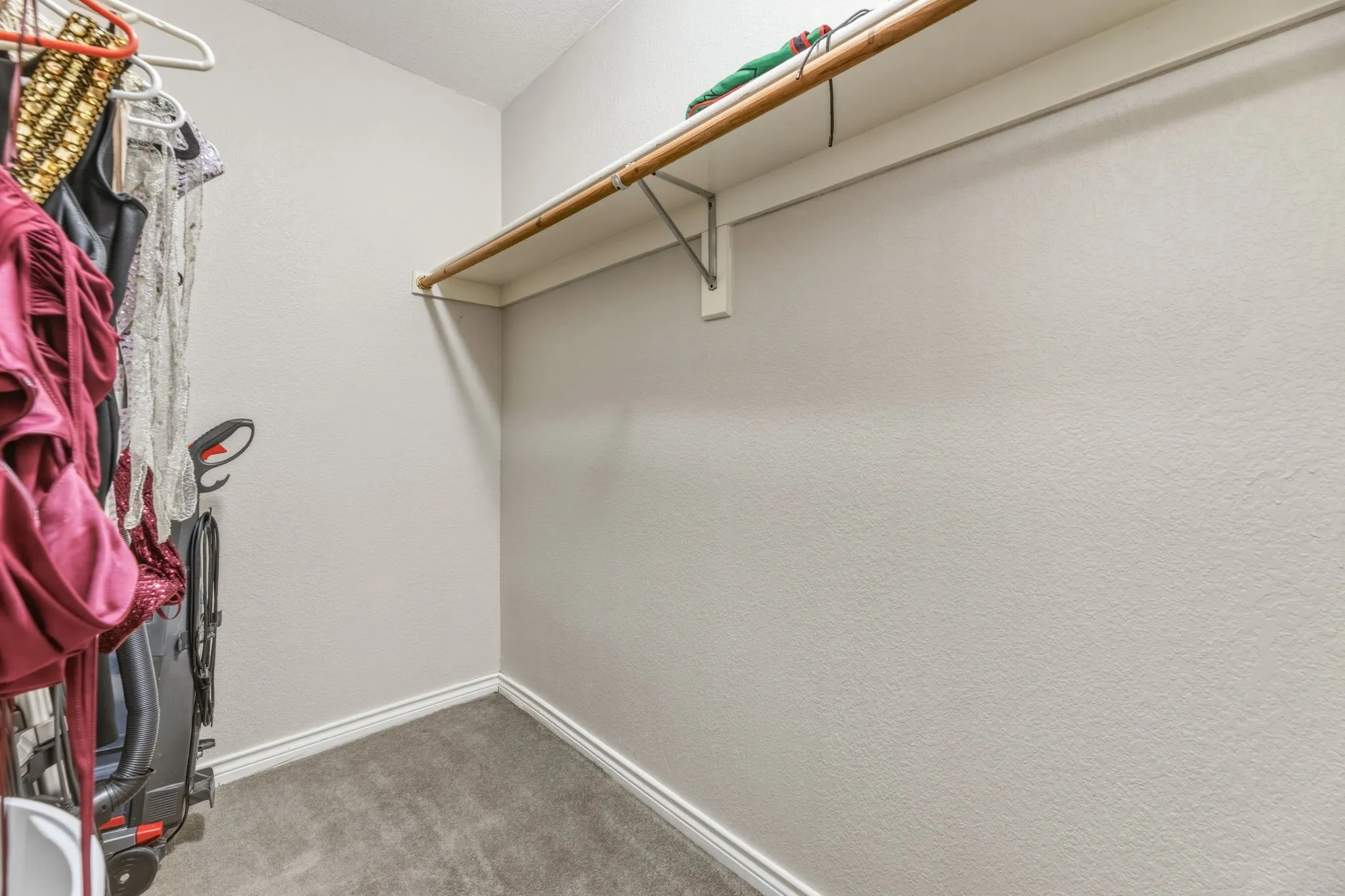 Single Family Residence For Sale in Collin County , 1817 Lake Whitney Lane, Allen, Texas 75002, 6 Bedroom, 4 Bathroom, 2 Garage spaces, 4,006 Sqft, built in 2000, Preowned, mls#21238039, Real Estate Agent in Allen, Homes For Sale in Collin county, Homes For Sale in Allen, Realtor in Allen Texas, Real Estate Brokerage Independent Realty Texas, Luminita Cordes Realtor
