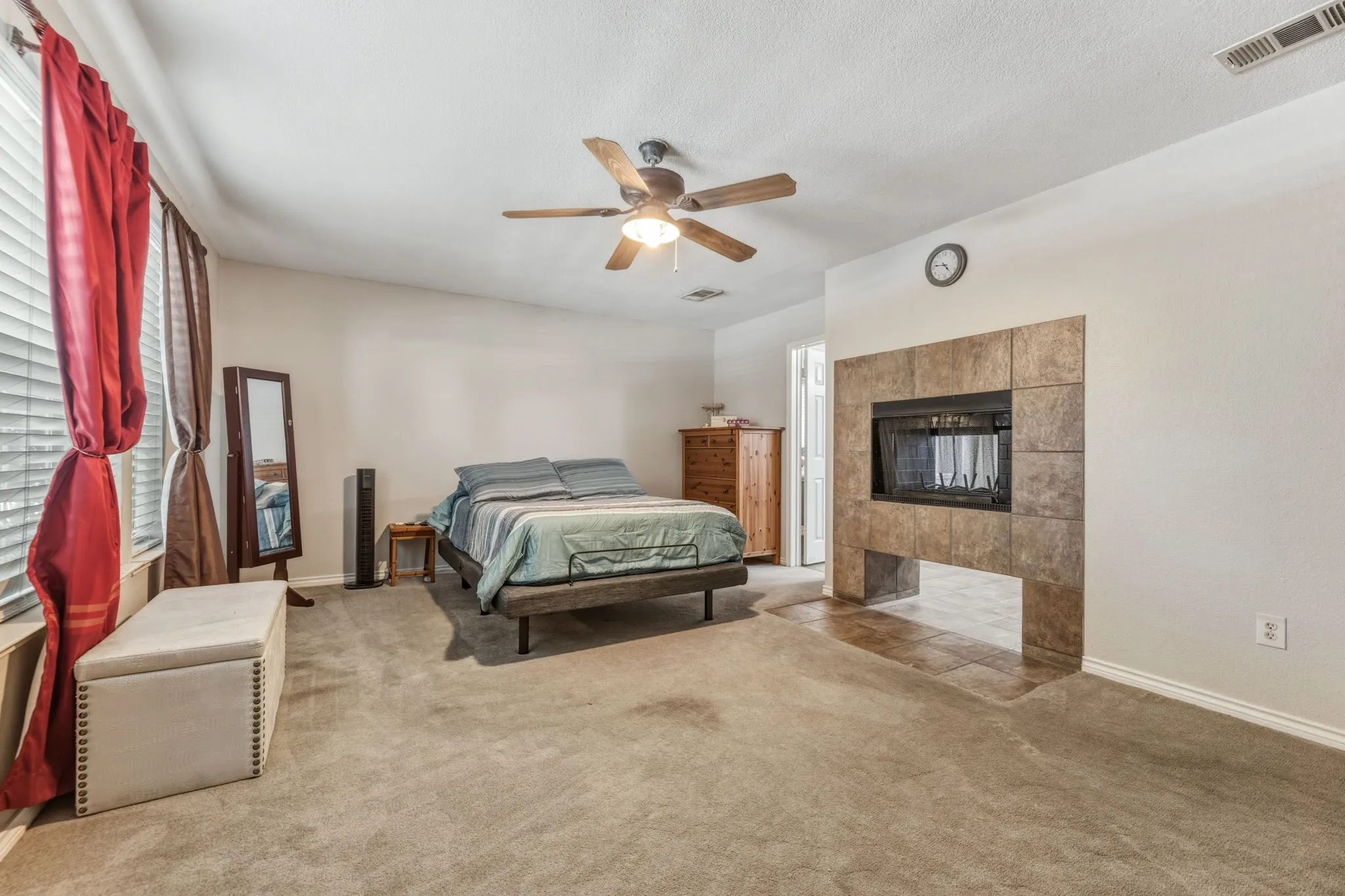 Single Family Residence For Sale in Collin County , 1817 Lake Whitney Lane, Allen, Texas 75002, 6 Bedroom, 4 Bathroom, 2 Garage spaces, 4,006 Sqft, built in 2000, Preowned, mls#21238039, Real Estate Agent in Allen, Homes For Sale in Collin county, Homes For Sale in Allen, Realtor in Allen Texas, Real Estate Brokerage Independent Realty Texas, Luminita Cordes Realtor