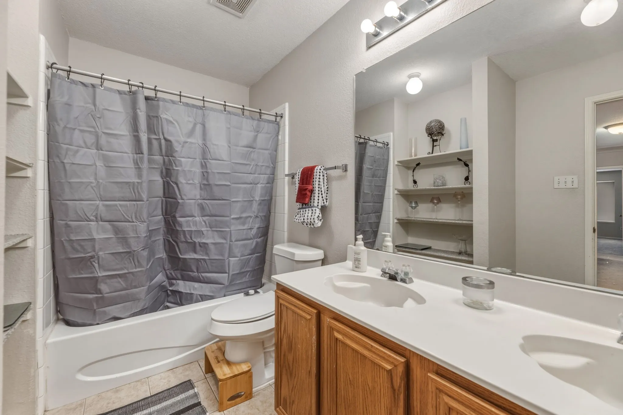 Single Family Residence For Sale in Collin County , 1817 Lake Whitney Lane, Allen, Texas 75002, 6 Bedroom, 4 Bathroom, 2 Garage spaces, 4,006 Sqft, built in 2000, Preowned, mls#21238039, Real Estate Agent in Allen, Homes For Sale in Collin county, Homes For Sale in Allen, Realtor in Allen Texas, Real Estate Brokerage Independent Realty Texas, Luminita Cordes Realtor