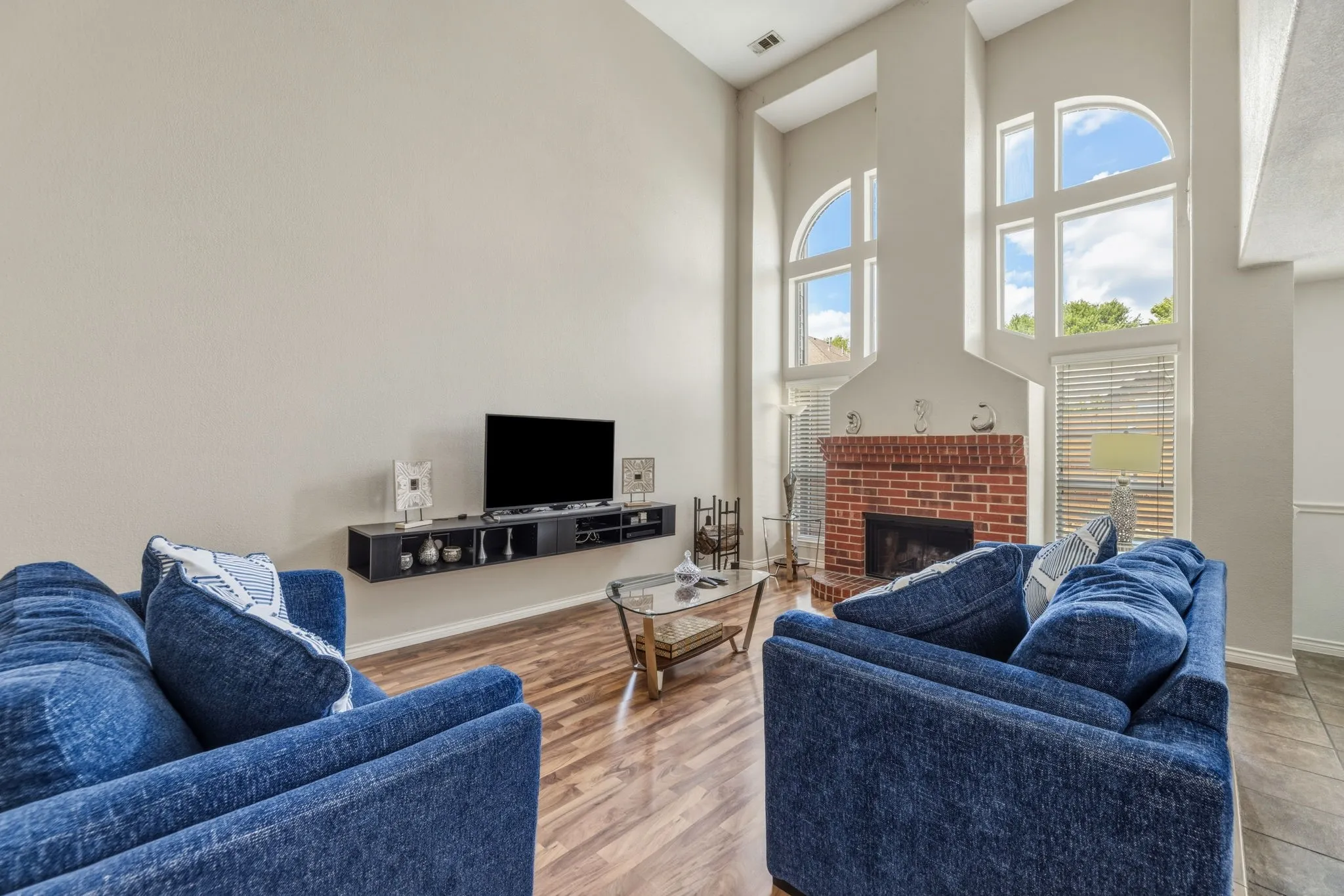 Single Family Residence For Sale in Collin County , 1817 Lake Whitney Lane, Allen, Texas 75002, 6 Bedroom, 4 Bathroom, 2 Garage spaces, 4,006 Sqft, built in 2000, Preowned, mls#21238039, Real Estate Agent in Allen, Homes For Sale in Collin county, Homes For Sale in Allen, Realtor in Allen Texas, Real Estate Brokerage Independent Realty Texas, Luminita Cordes Realtor