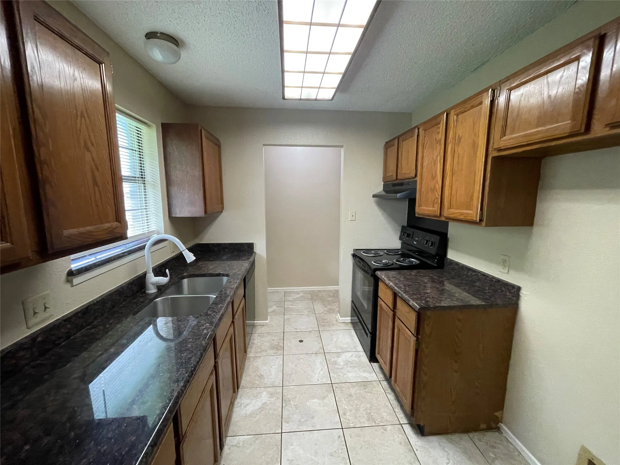 Single Family Residence For Rent in Rockwall County , 821 Loganwood Drive, Royse City, Texas 75189, 3 Bedroom, 2 Bathroom, 2 Garage spaces, 1,291 Sqft, built in 1985, Preowned, mls#21242842, Real Estate Agent in Royse City, Homes For Rent in Rockwall county, Homes For Rent in Royse City, Realtor in Royse City Texas, Real Estate Brokerage Independent Realty Texas, Luminita Cordes Realtor