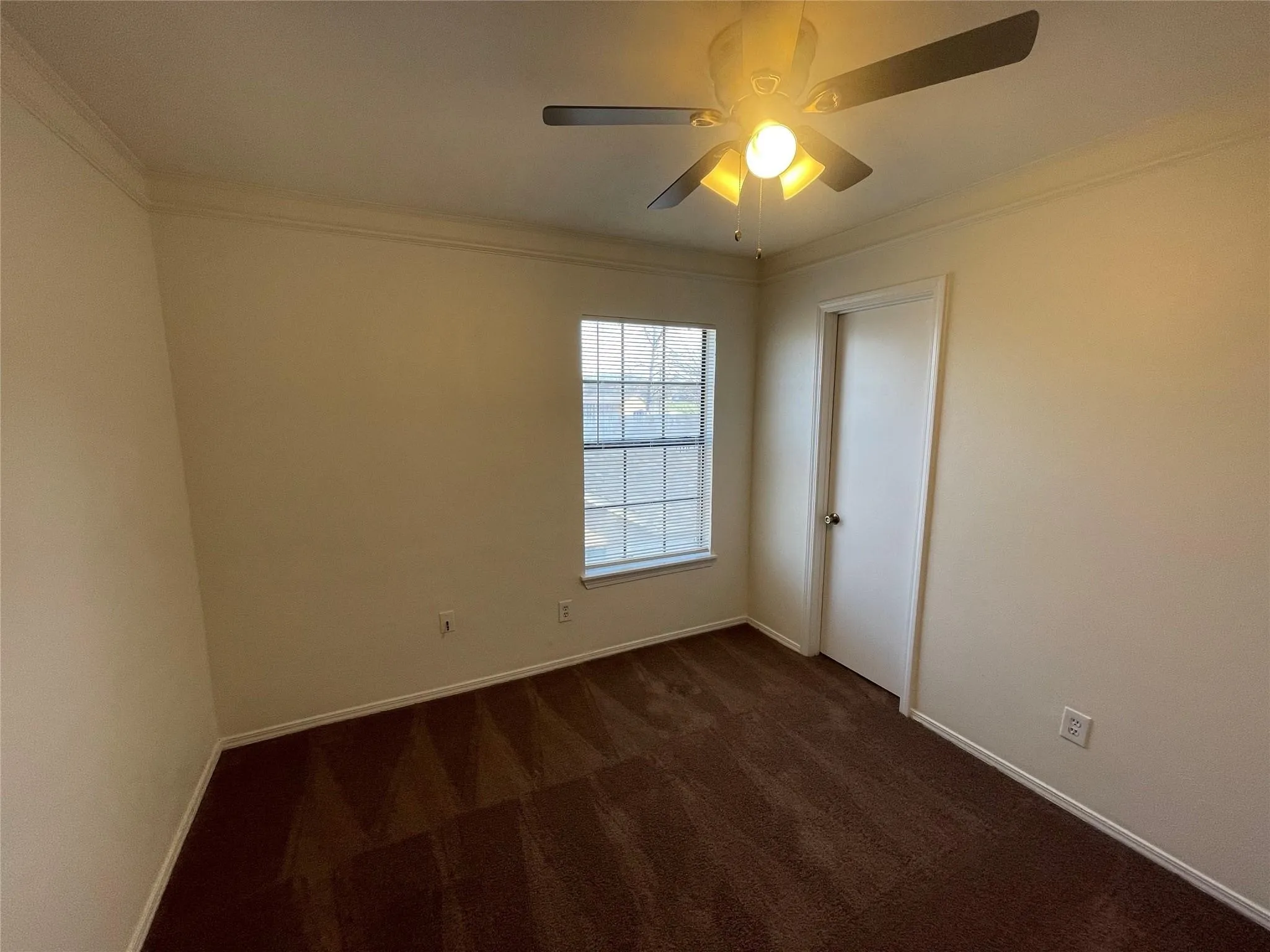 Single Family Residence For Rent in Rockwall County , 821 Loganwood Drive, Royse City, Texas 75189, 3 Bedroom, 2 Bathroom, 2 Garage spaces, 1,291 Sqft, built in 1985, Preowned, mls#21242842, Real Estate Agent in Royse City, Homes For Rent in Rockwall county, Homes For Rent in Royse City, Realtor in Royse City Texas, Real Estate Brokerage Independent Realty Texas, Luminita Cordes Realtor