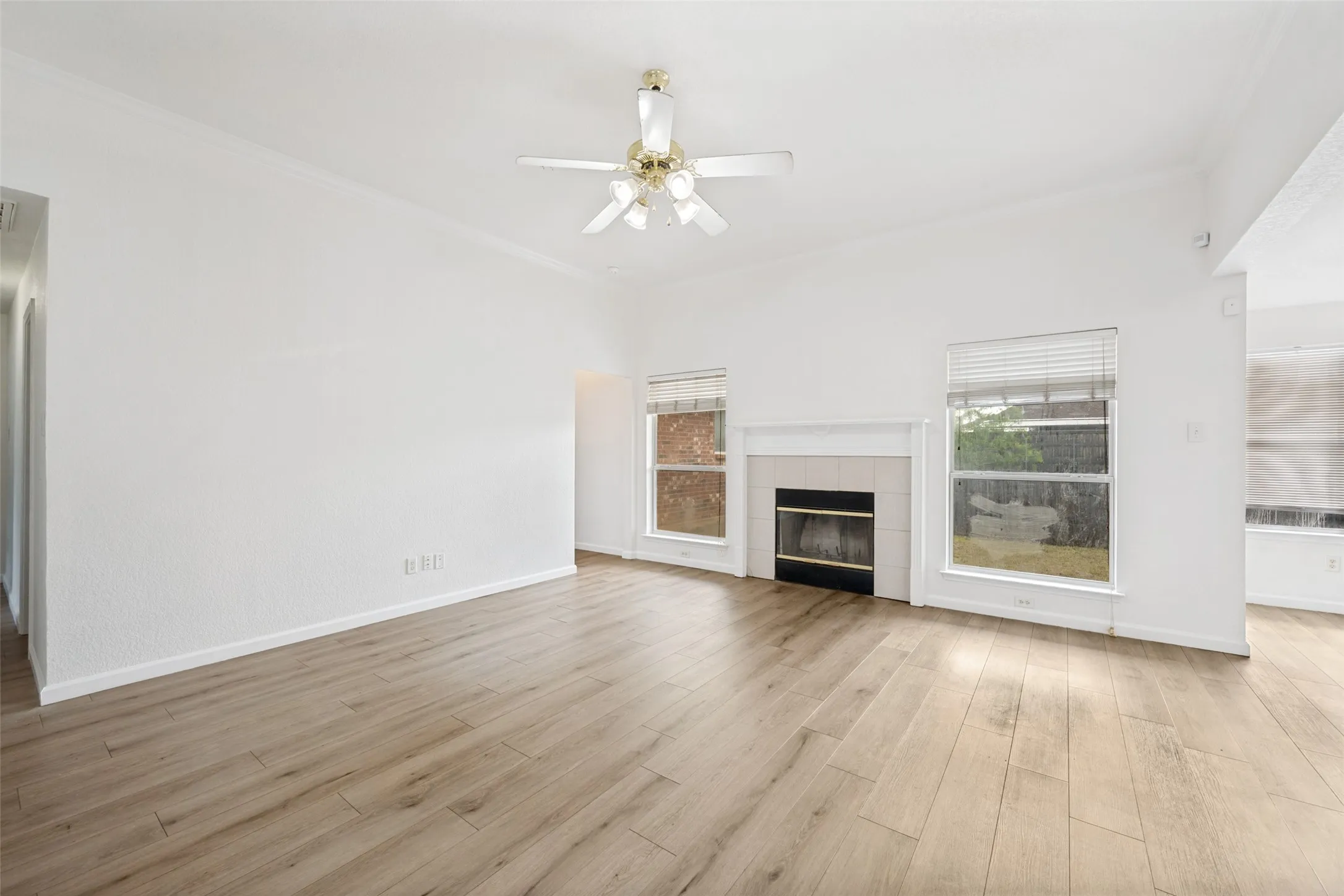 Single Family Residence For Sale in Tarrant County , 308 Rock Hill Drive, Crowley, Texas 76036, 3 Bedroom, 2 Bathroom, 2 Garage spaces, 1,634 Sqft, built in 2004, mls#21242903, Real Estate Agent in Crowley, Homes For Sale in Tarrant county, Homes For Sale in Crowley, Realtor in Crowley Texas, Real Estate Brokerage Independent Realty Texas, Luminita Cordes Realtor