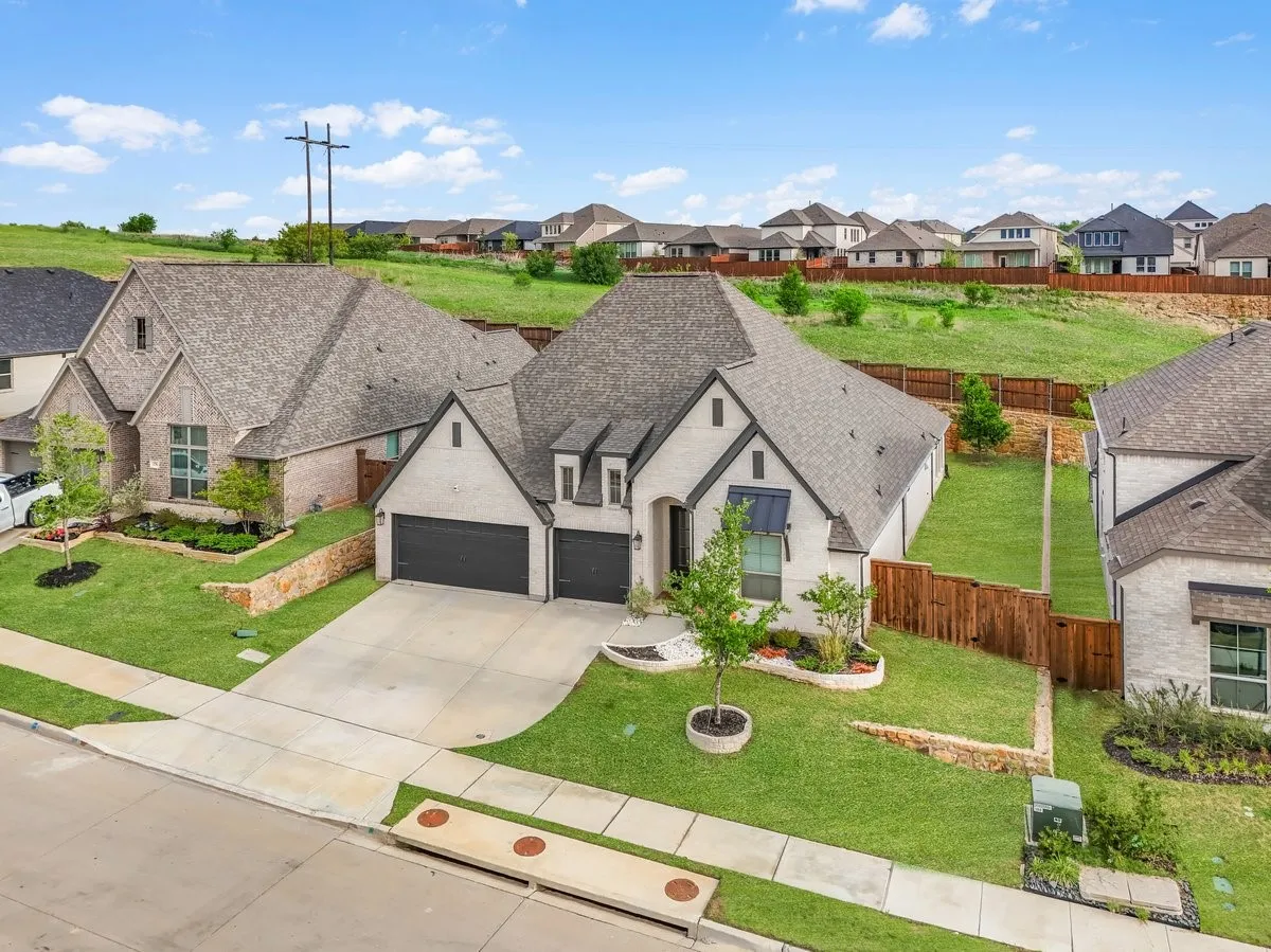 Single Family Residence For Sale in Wise County , 172 Buffalo Boulevard, Rhome, Texas 76078, 4 Bedroom, 4 Bathroom, 3 Garage spaces, 2,895 Sqft, built in 2022, mls#21238131, Real Estate Agent in Rhome, Homes For Sale in Wise county, Homes For Sale in Rhome, Realtor in Rhome Texas, Real Estate Brokerage Independent Realty Texas, Luminita Cordes Realtor