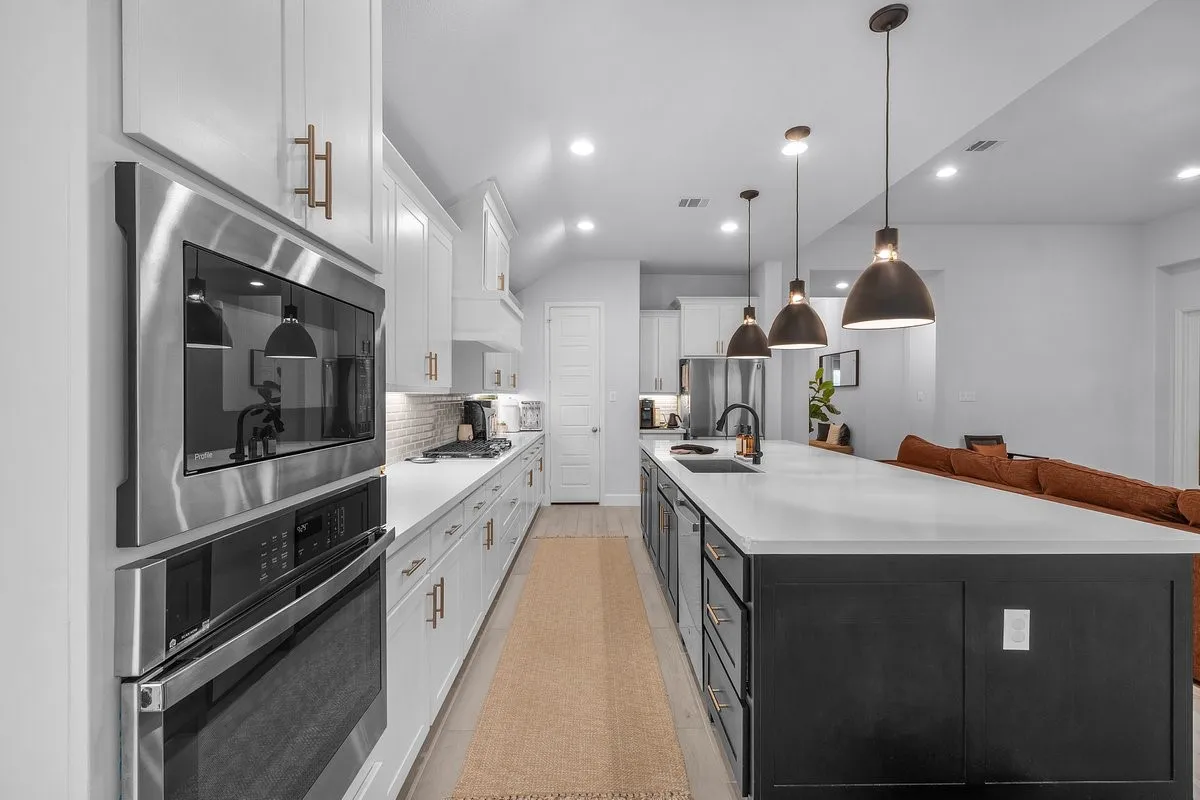 Single Family Residence For Sale in Wise County , 172 Buffalo Boulevard, Rhome, Texas 76078, 4 Bedroom, 4 Bathroom, 3 Garage spaces, 2,895 Sqft, built in 2022, mls#21238131, Real Estate Agent in Rhome, Homes For Sale in Wise county, Homes For Sale in Rhome, Realtor in Rhome Texas, Real Estate Brokerage Independent Realty Texas, Luminita Cordes Realtor
