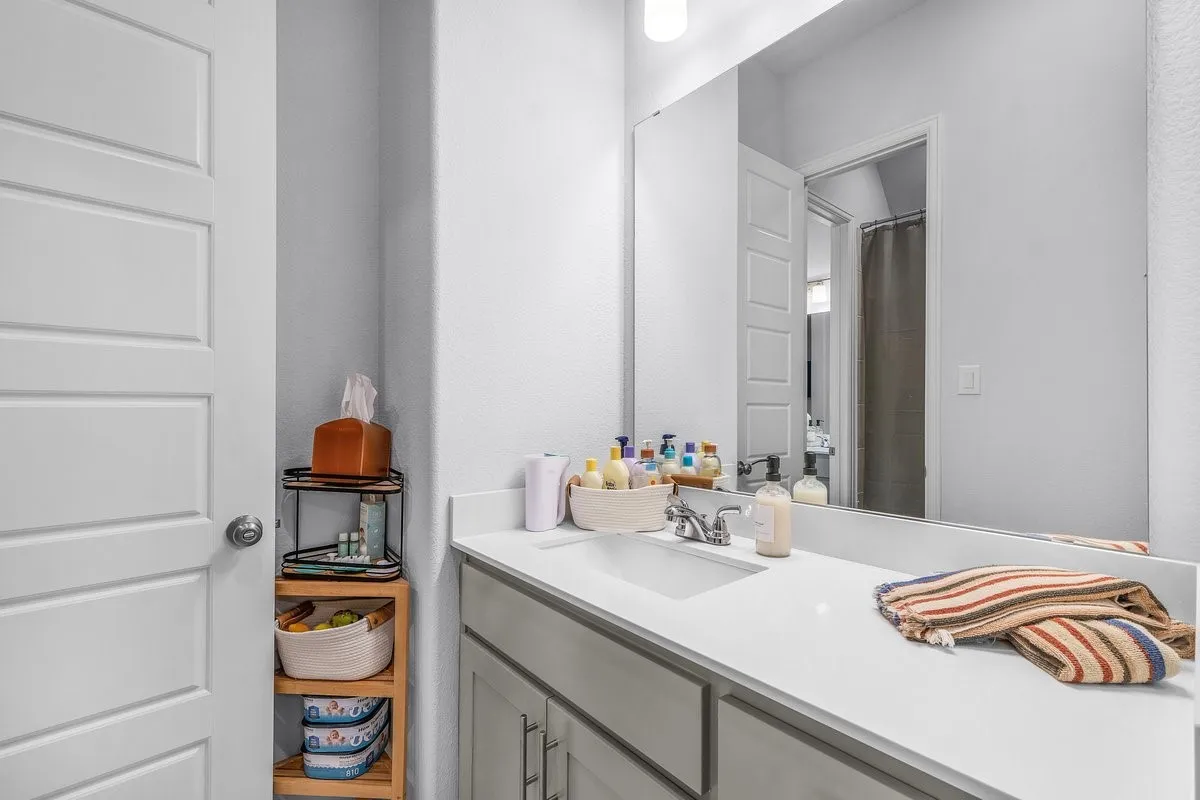 Single Family Residence For Sale in Wise County , 172 Buffalo Boulevard, Rhome, Texas 76078, 4 Bedroom, 4 Bathroom, 3 Garage spaces, 2,895 Sqft, built in 2022, mls#21238131, Real Estate Agent in Rhome, Homes For Sale in Wise county, Homes For Sale in Rhome, Realtor in Rhome Texas, Real Estate Brokerage Independent Realty Texas, Luminita Cordes Realtor