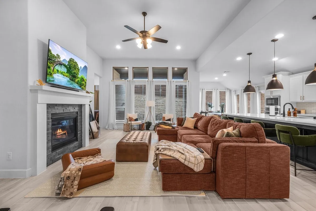 Single Family Residence For Sale in Wise County , 172 Buffalo Boulevard, Rhome, Texas 76078, 4 Bedroom, 4 Bathroom, 3 Garage spaces, 2,895 Sqft, built in 2022, mls#21238131, Real Estate Agent in Rhome, Homes For Sale in Wise county, Homes For Sale in Rhome, Realtor in Rhome Texas, Real Estate Brokerage Independent Realty Texas, Luminita Cordes Realtor