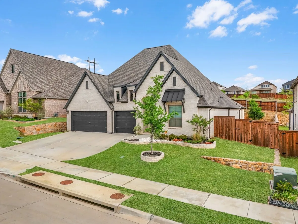 Single Family Residence For Sale in Wise County , 172 Buffalo Boulevard, Rhome, Texas 76078, 4 Bedroom, 4 Bathroom, 3 Garage spaces, 2,895 Sqft, built in 2022, mls#21238131, Real Estate Agent in Rhome, Homes For Sale in Wise county, Homes For Sale in Rhome, Realtor in Rhome Texas, Real Estate Brokerage Independent Realty Texas, Luminita Cordes Realtor