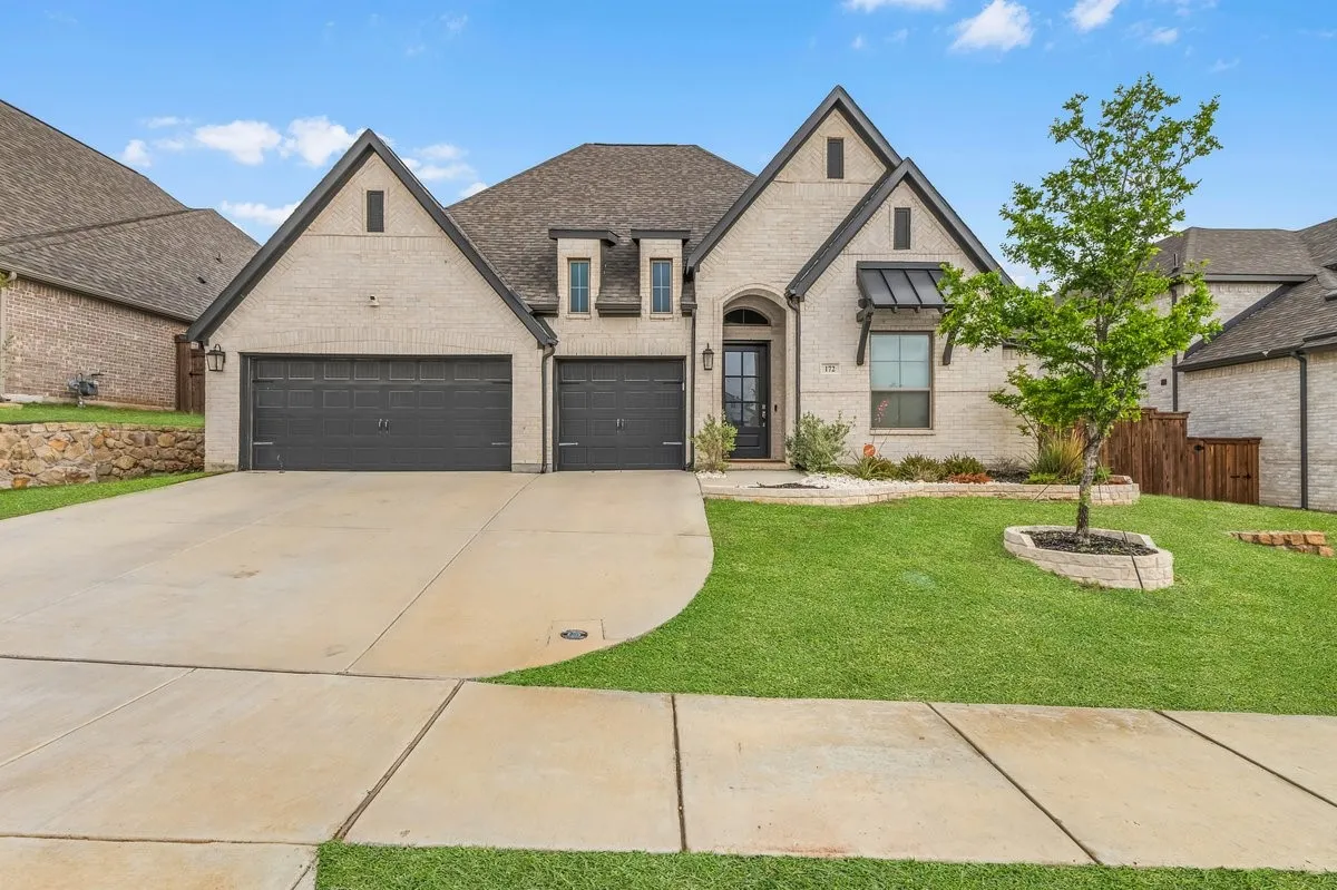 Single Family Residence For Sale in Wise County , 172 Buffalo Boulevard, Rhome, Texas 76078, 4 Bedroom, 4 Bathroom, 3 Garage spaces, 2,895 Sqft, built in 2022, mls#21238131, Real Estate Agent in Rhome, Homes For Sale in Wise county, Homes For Sale in Rhome, Realtor in Rhome Texas, Real Estate Brokerage Independent Realty Texas, Luminita Cordes Realtor