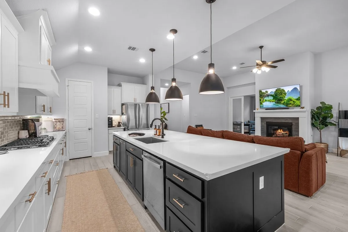 Single Family Residence For Sale in Wise County , 172 Buffalo Boulevard, Rhome, Texas 76078, 4 Bedroom, 4 Bathroom, 3 Garage spaces, 2,895 Sqft, built in 2022, mls#21238131, Real Estate Agent in Rhome, Homes For Sale in Wise county, Homes For Sale in Rhome, Realtor in Rhome Texas, Real Estate Brokerage Independent Realty Texas, Luminita Cordes Realtor