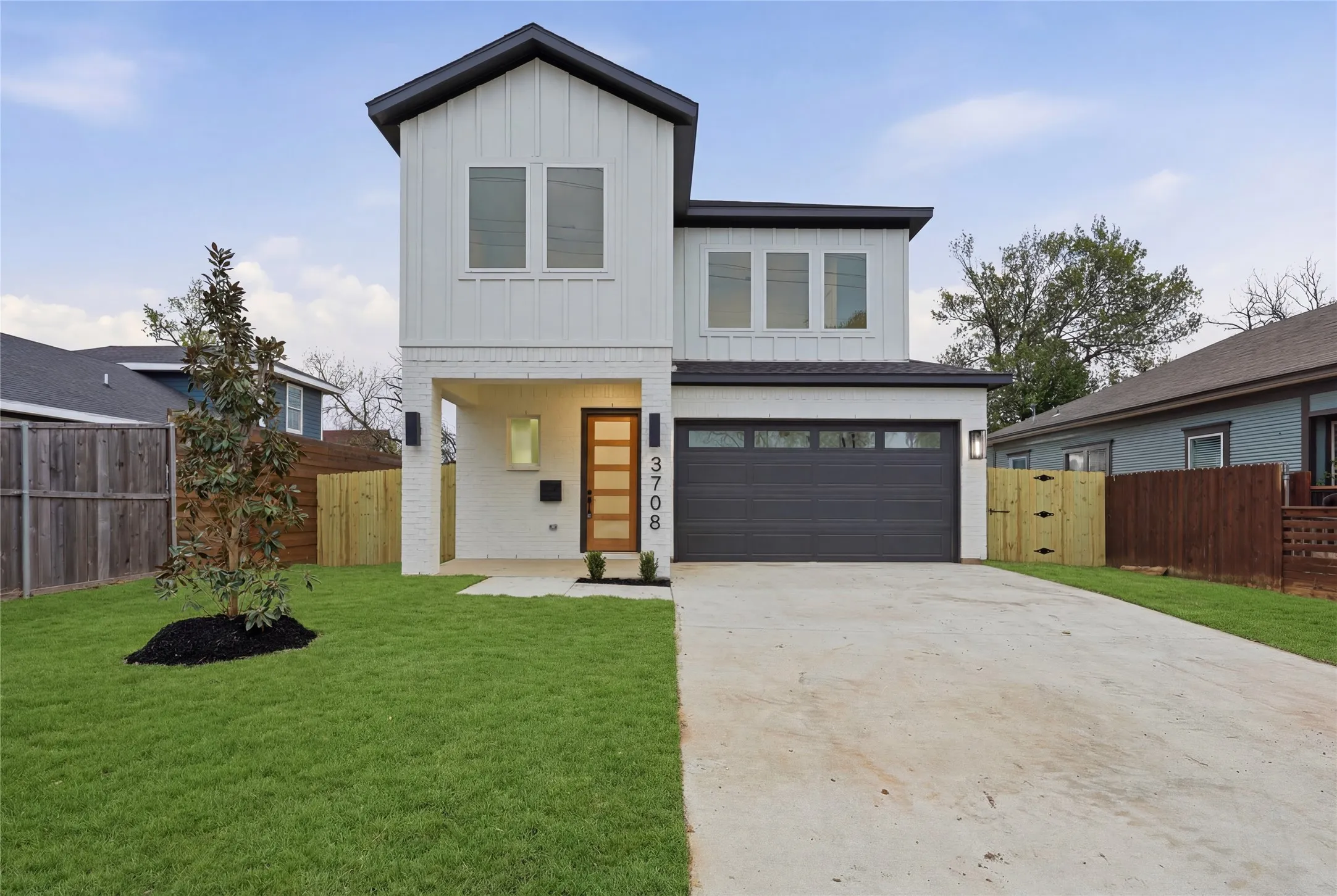 Single Family Residence For Sale in Dallas County , 3708 Spence Street, Dallas, Texas 75215, 4 Bedroom, 3 Bathroom, 2 Garage spaces, 2,150 Sqft, built in 2026, New Construction - Complete, mls#21242515, Real Estate Agent in Dallas, Homes For Sale in Dallas county, Homes For Sale in Dallas, Realtor in Dallas Texas, Real Estate Brokerage Independent Realty Texas, Luminita Cordes Realtor