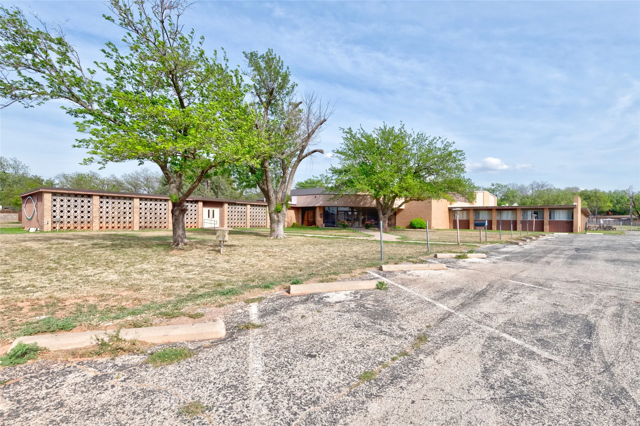 Business For Sale in Taylor County , 4515 S 14th Street, Abilene, Texas 79605, 0, 0, Garage spaces, 0 Sqft, built in 1990, Preowned, mls#21216956, Real Estate Agent in Abilene, Homes For Sale in Taylor county, Homes For Sale in Abilene, Realtor in Abilene Texas, Real Estate Brokerage Independent Realty Texas, Luminita Cordes Realtor