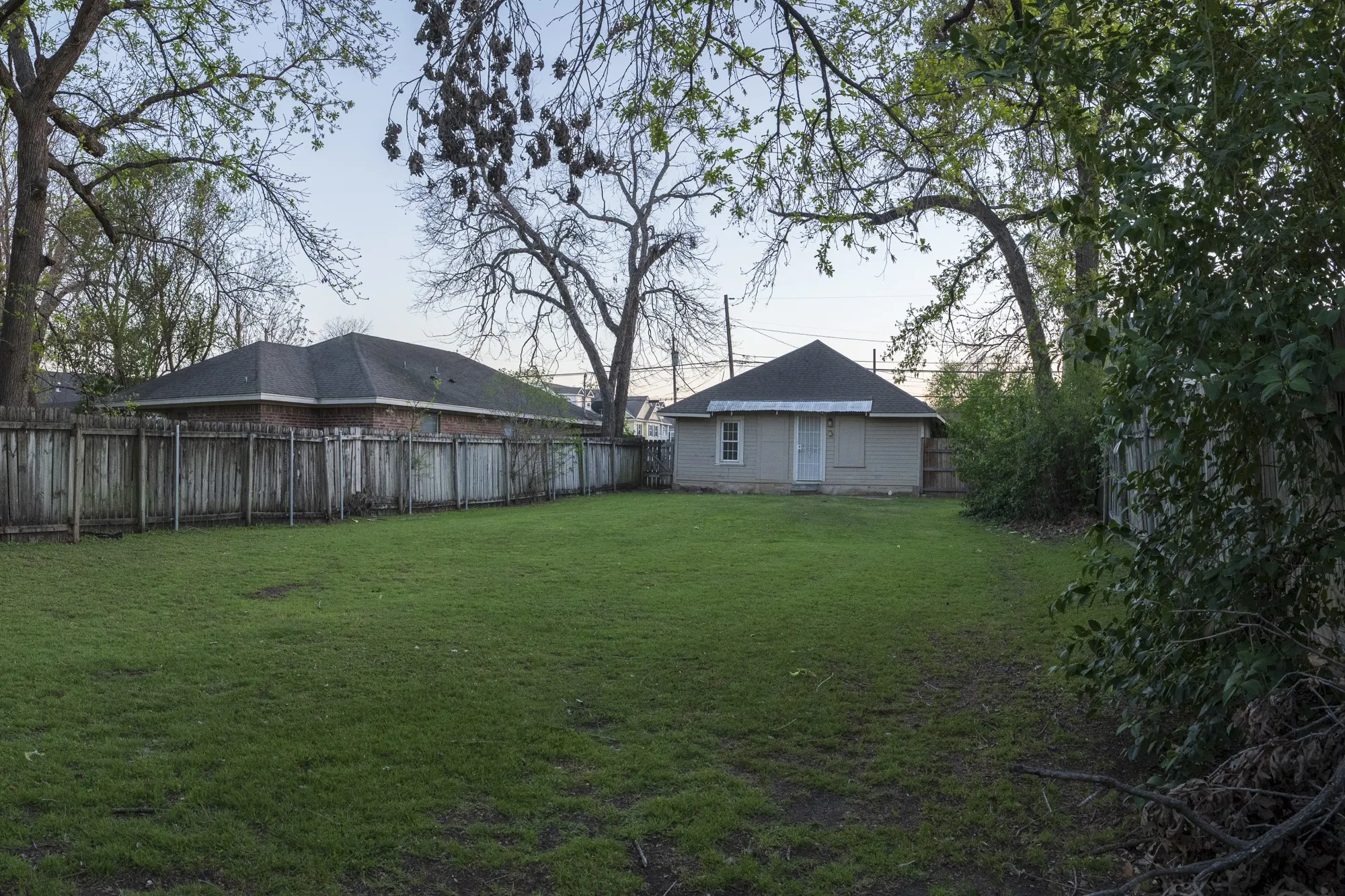 Single Family Residence For Sale in Mc Lennan County , 1910 S 12th Street, Waco, Texas 76706, 2 Bedroom, 2 Bathroom, Garage spaces, 896 Sqft, built in 1920, mls#21242872, Real Estate Agent in Waco, Homes For Sale in Mc Lennan county, Homes For Sale in Waco, Realtor in Waco Texas, Real Estate Brokerage Independent Realty Texas, Luminita Cordes Realtor