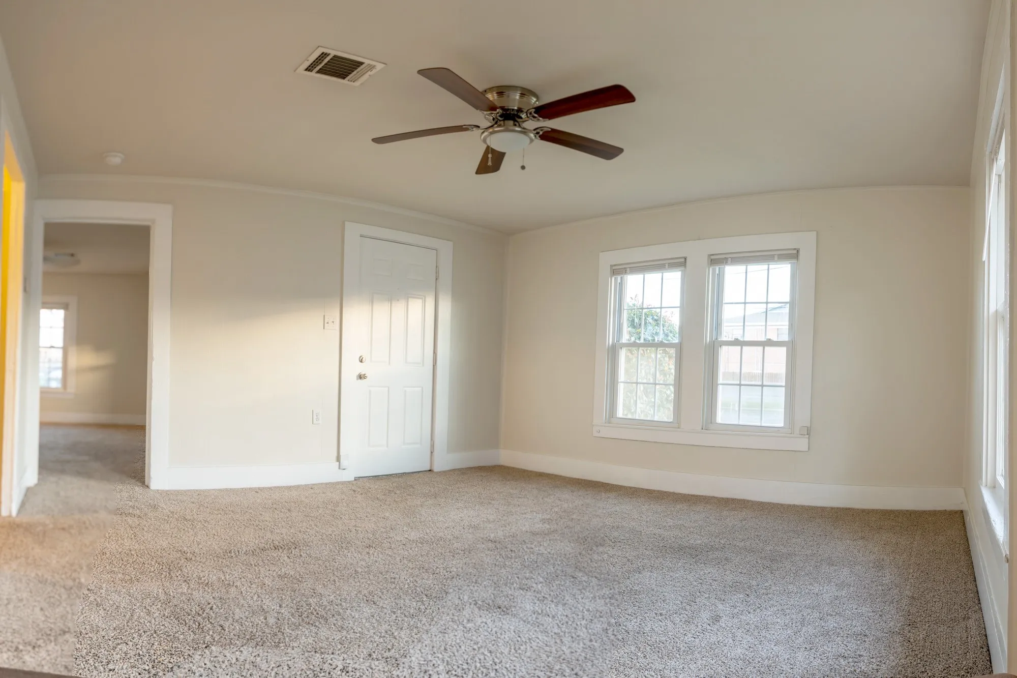 Single Family Residence For Sale in Mc Lennan County , 1910 S 12th Street, Waco, Texas 76706, 2 Bedroom, 2 Bathroom, Garage spaces, 896 Sqft, built in 1920, mls#21242872, Real Estate Agent in Waco, Homes For Sale in Mc Lennan county, Homes For Sale in Waco, Realtor in Waco Texas, Real Estate Brokerage Independent Realty Texas, Luminita Cordes Realtor