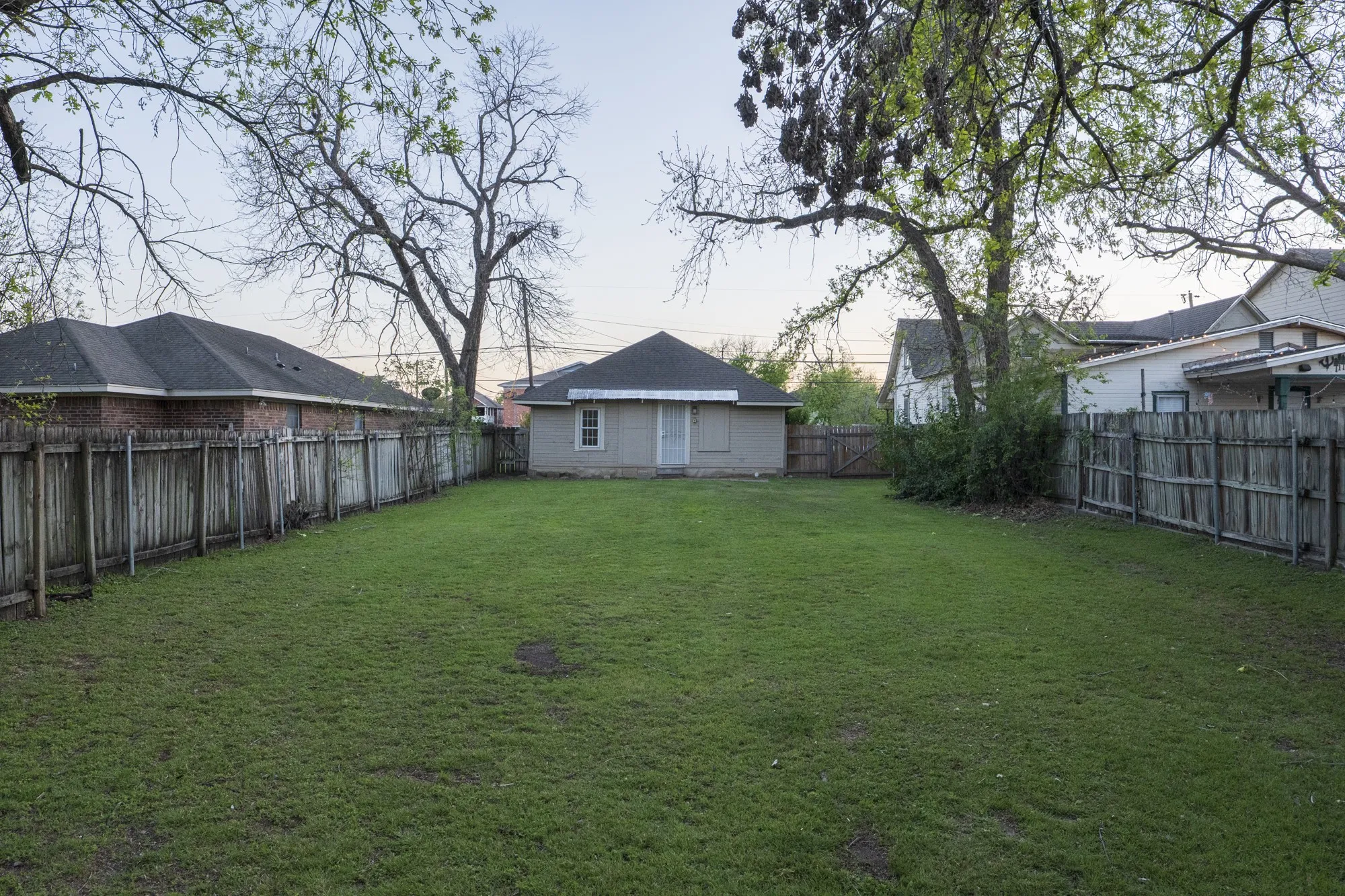 Single Family Residence For Sale in Mc Lennan County , 1910 S 12th Street, Waco, Texas 76706, 2 Bedroom, 2 Bathroom, Garage spaces, 896 Sqft, built in 1920, mls#21242872, Real Estate Agent in Waco, Homes For Sale in Mc Lennan county, Homes For Sale in Waco, Realtor in Waco Texas, Real Estate Brokerage Independent Realty Texas, Luminita Cordes Realtor