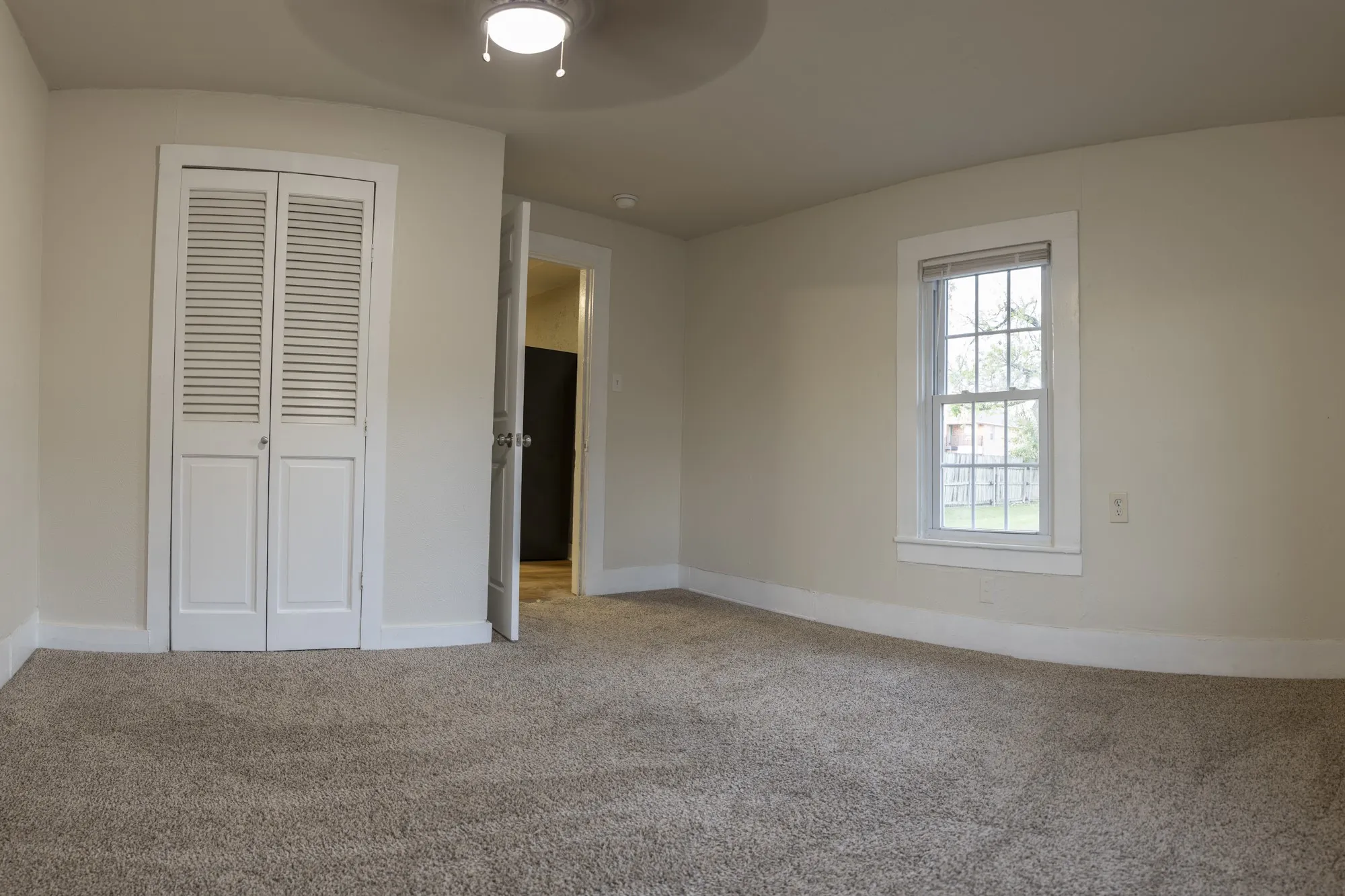 Single Family Residence For Sale in Mc Lennan County , 1910 S 12th Street, Waco, Texas 76706, 2 Bedroom, 2 Bathroom, Garage spaces, 896 Sqft, built in 1920, mls#21242872, Real Estate Agent in Waco, Homes For Sale in Mc Lennan county, Homes For Sale in Waco, Realtor in Waco Texas, Real Estate Brokerage Independent Realty Texas, Luminita Cordes Realtor