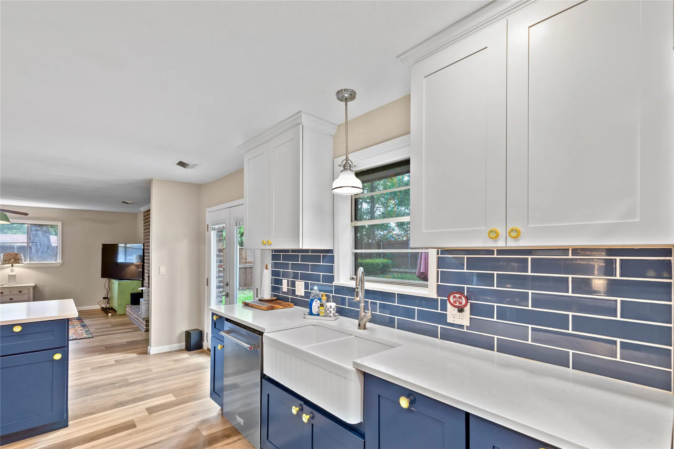 Single Family Residence For Sale in Grayson County , 613 Edwards Drive, Denison, Texas 75020, 4 Bedrooms, 2 Bathrooms, 2 Garage spaces, 2,079 Sqft, built in 1970, Price $275,000, mls#21242956, Real Estate Agent in Denison, Homes For Sale in Grayson county, Homes For Sale in Denison, Realtor in Denison Texas, Real Estate Brokerage Independent Realty Texas, Luminita Cordes Realtor