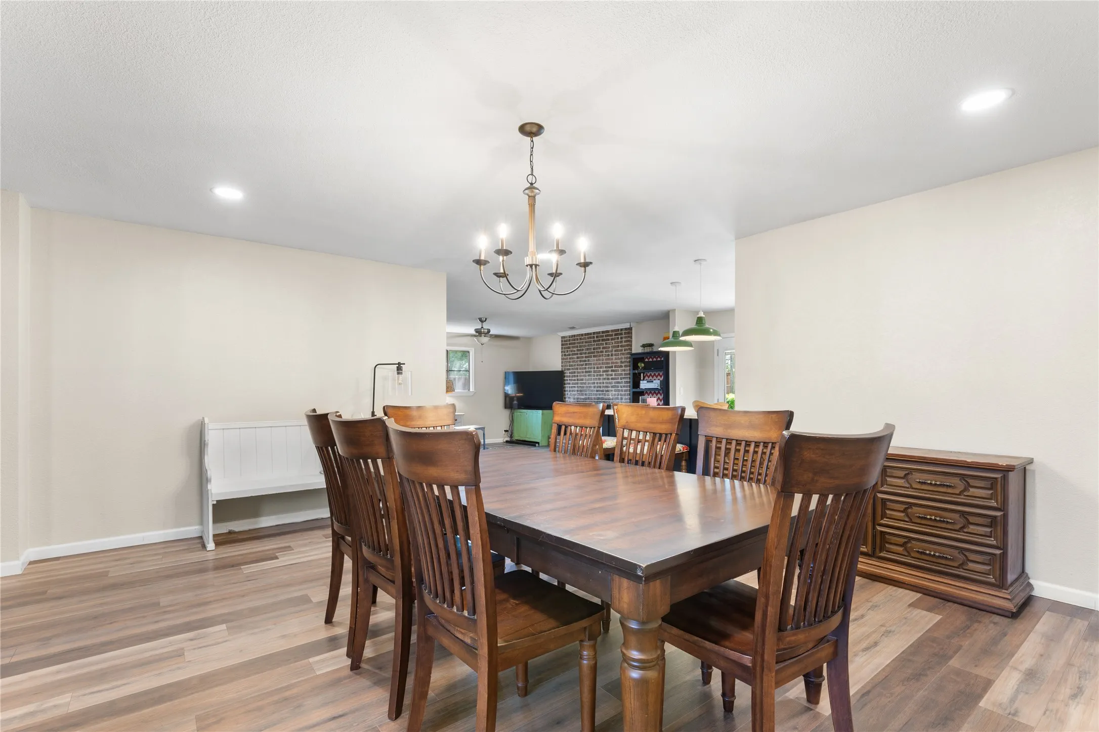 Single Family Residence For Sale in Grayson County , 613 Edwards Drive, Denison, Texas 75020, 4 Bedrooms, 2 Bathrooms, 2 Garage spaces, 2,079 Sqft, built in 1970, Price $275,000, mls#21242956, Real Estate Agent in Denison, Homes For Sale in Grayson county, Homes For Sale in Denison, Realtor in Denison Texas, Real Estate Brokerage Independent Realty Texas, Luminita Cordes Realtor