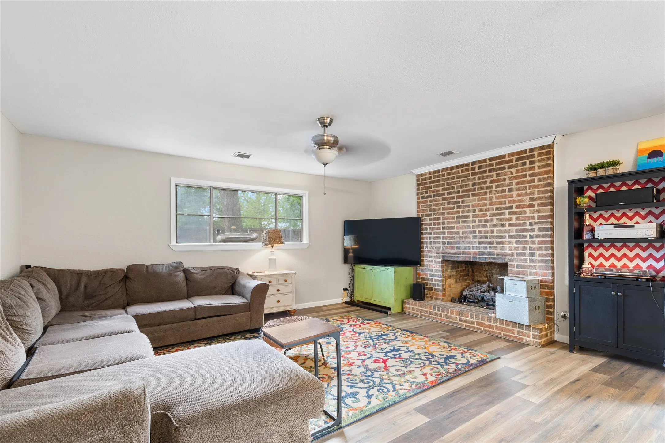 Single Family Residence For Sale in Grayson County , 613 Edwards Drive, Denison, Texas 75020, 4 Bedrooms, 2 Bathrooms, 2 Garage spaces, 2,079 Sqft, built in 1970, Price $275,000, mls#21242956, Real Estate Agent in Denison, Homes For Sale in Grayson county, Homes For Sale in Denison, Realtor in Denison Texas, Real Estate Brokerage Independent Realty Texas, Luminita Cordes Realtor
