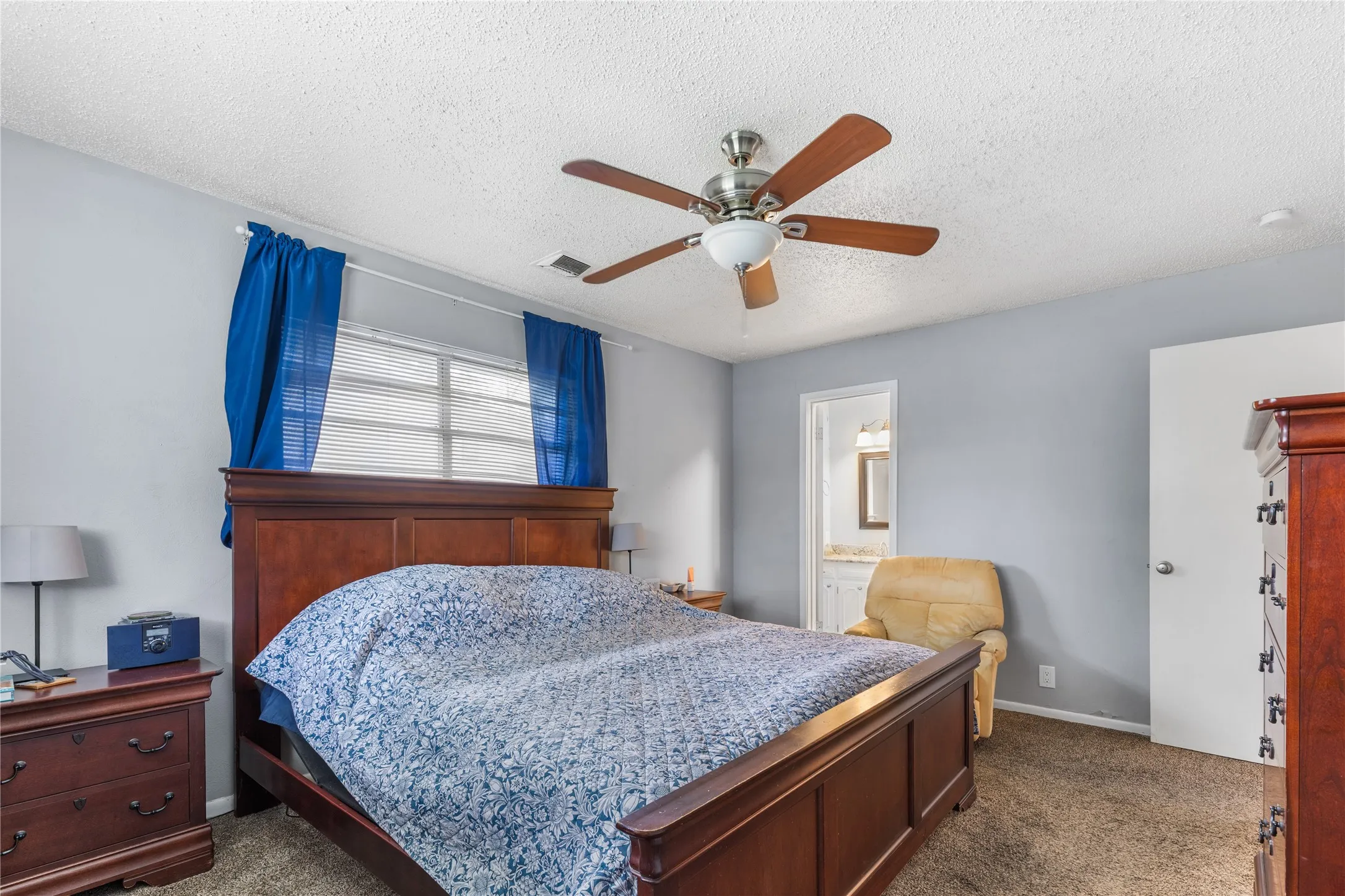 Single Family Residence For Sale in Grayson County , 613 Edwards Drive, Denison, Texas 75020, 4 Bedrooms, 2 Bathrooms, 2 Garage spaces, 2,079 Sqft, built in 1970, Price $275,000, mls#21242956, Real Estate Agent in Denison, Homes For Sale in Grayson county, Homes For Sale in Denison, Realtor in Denison Texas, Real Estate Brokerage Independent Realty Texas, Luminita Cordes Realtor