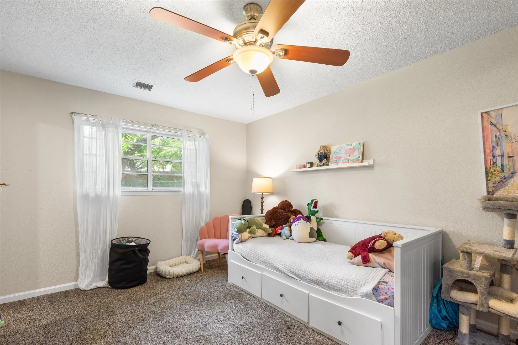 Single Family Residence For Sale in Grayson County , 613 Edwards Drive, Denison, Texas 75020, 4 Bedrooms, 2 Bathrooms, 2 Garage spaces, 2,079 Sqft, built in 1970, Price $275,000, mls#21242956, Real Estate Agent in Denison, Homes For Sale in Grayson county, Homes For Sale in Denison, Realtor in Denison Texas, Real Estate Brokerage Independent Realty Texas, Luminita Cordes Realtor